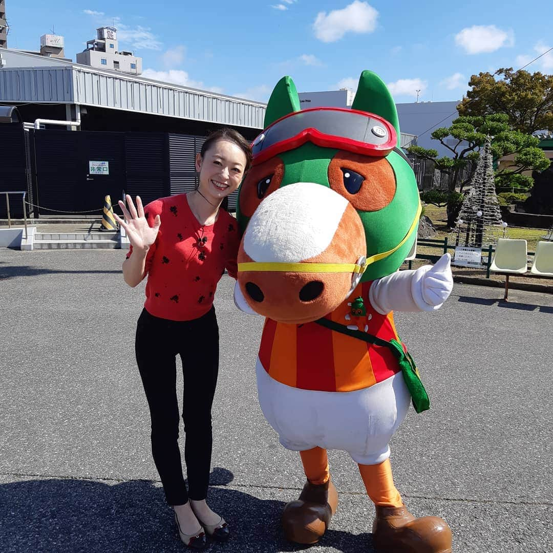 瞳ゆゆさんのインスタグラム写真 - (瞳ゆゆInstagram)「今日は１日船橋競馬場🐴🥕 こんなに仕事する予定じゃなかったのに、出番7回くらいある！？ 半分終わって、次はメインの｢日本テレビ盃｣の勝利インタビュー🎤 15分仮眠をとったので、気合いを入れ直して頑張ろう💪  #船橋競馬場 #日本テレビ盃 #リポート #宝塚og #アナウンサー #瞳ゆゆ」9月23日 14時27分 - yuyu_hitomi