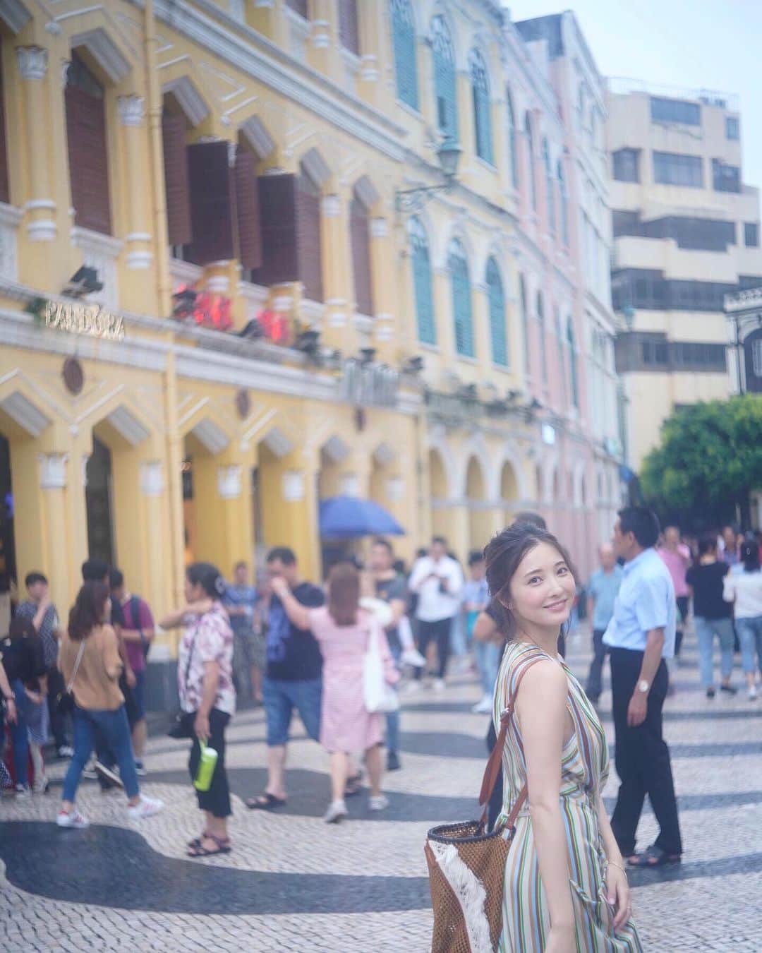大石絵理のインスタグラム：「Macau city from my photo book “honey”🐝❤️ イベント予約ページできました🥰ストーリーハイライトにも貼っておきます↓ 9/29 渋谷TSUTAYA https://ameblo.jp/shibuya-tsutaya/entry-12524486341.html  10/13 福家書店 https://t.pia.jp/pia/ticketInformation.do?eventCd=1943042&rlsCd=002 それから、発売日まで、写真集に関するメッセージ、なるべくお返事しようと思います💖気軽に送ってくださいね♪」