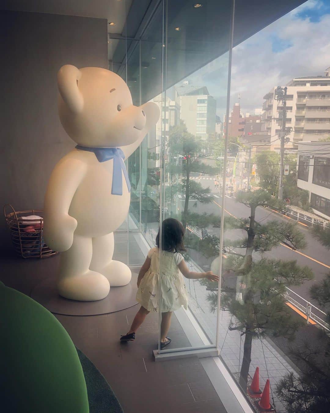 犬山紙子さんのインスタグラム写真 - (犬山紙子Instagram)「赤ちゃんの時から世話になってるクマ」9月23日 14時51分 - inuyamakamiko