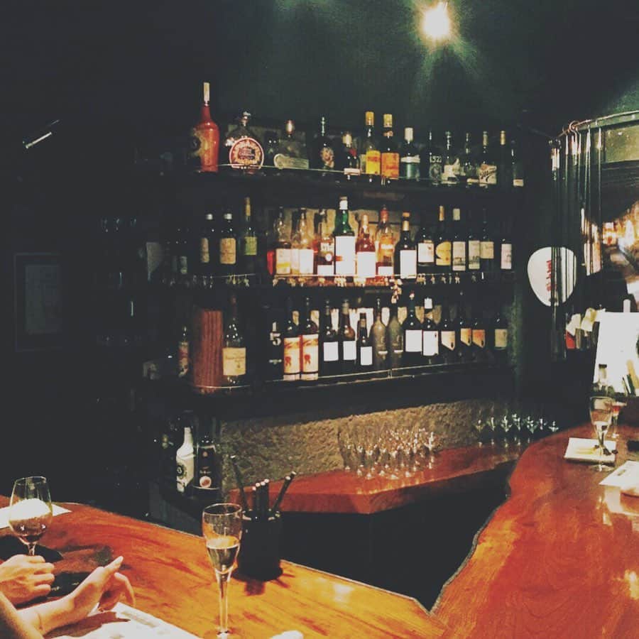 大手小町さんのインスタグラム写真 - (大手小町Instagram)「銀座でスペイン料理を食べようと思って訪れました。いろんなシェリーが飲める店で、おしゃべりにエンジンがかかりました！  #otekomachi #大手小町 #ほろよい小町 #銀座グルメ #しぇりークラブ #酒はデフォではありません」9月23日 15時10分 - otekomachi