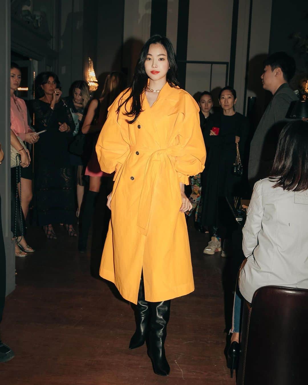 가로수길 , Seoulさんのインスタグラム写真 - (가로수길 , SeoulInstagram)「MFW Street Fashion Style Thx @marcellasne_ 🔥 손나 이쁜 손나은 😍 . .  #instafashion #파리 #東京 #서울패션위크 #sfw #오오티디 #nyc #koreafashion #패션그램 #womenswear #nyfw #데일리그램 #outfit #ootd #street #streetfashion #streetphoto #손나은패션 #손나은 #에이핑크 #스트릿패션 #모델 #wiwt #nyfw #pfw」9月23日 15時16分 - jaylim1