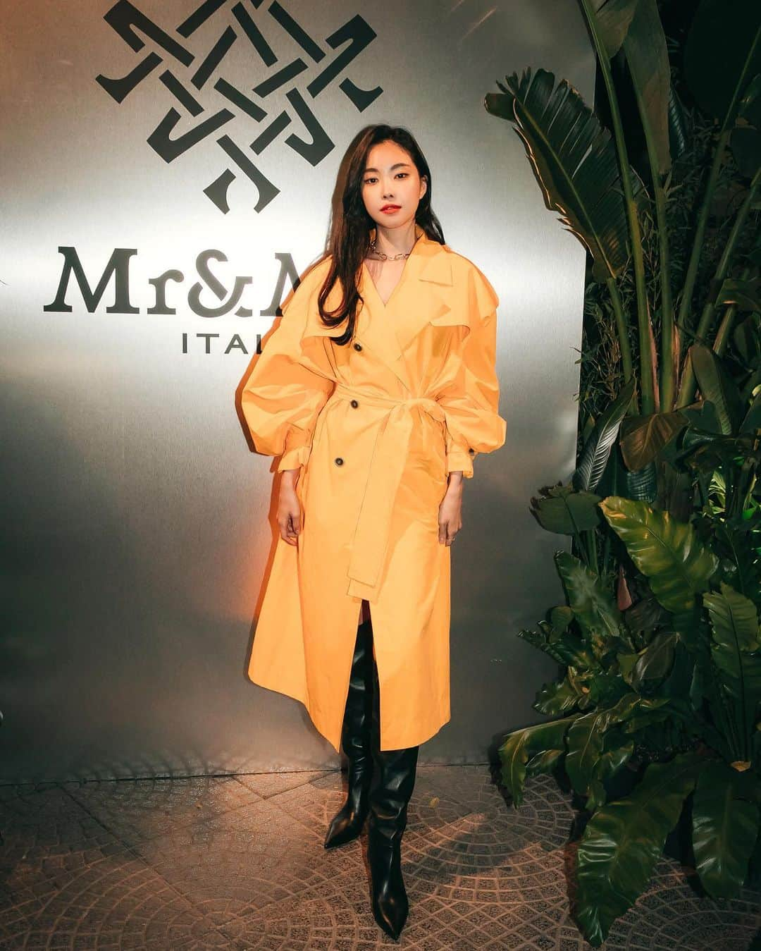 가로수길 , Seoulさんのインスタグラム写真 - (가로수길 , SeoulInstagram)「MFW Street Fashion Style Thx @marcellasne_ 🔥 손나 이쁜 손나은 😍 . .  #instafashion #파리 #東京 #서울패션위크 #sfw #오오티디 #nyc #koreafashion #패션그램 #womenswear #nyfw #데일리그램 #outfit #ootd #street #streetfashion #streetphoto #손나은패션 #손나은 #에이핑크 #스트릿패션 #모델 #wiwt #nyfw #pfw」9月23日 15時16分 - jaylim1