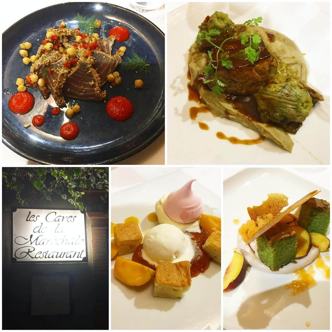 bon ponさんのインスタグラム写真 - (bon ponInstagram)「南フランス オクシタニー地方の旅🇫🇷 9月16日(日)続き 【スタッド・トゥールーザンのショップ Stade toulousain】 ラグビーはフランスで最も人気なスポーツのといっても過言ではありませんが、トゥールーズはフランスを代表するラグビーの町なのです。トゥールーズのプロラグビークラブがスタッド・トゥールーザンです。 オフィシャルストアにお邪魔して、記念写真を撮らせていただきました🏉 ・ フランスでは、街のちょっとした広場にメリーゴーランドが設置されていて、まるで映画の一コマのようでした🎠🎠🎠 ・ ランチは『ル・ビバン Brasserie Le Bibent』で🍴 キャピトル広場を望む、トゥールーズの有名店。店内はアール・デコ調の美しい装飾が広がります。19世紀にビストロとして開業し、現在は一流シェフ、クリスチャン・コンスタンがプロデュースしています。 オクシタニー地方名物の「カスレ」をいただきました。白インゲン豆・鴨やガチョウのコンフィ・ソーセージ・豚肉などを土鍋で煮込んだ料理です。とても美味しかったです😍😍 ・ 夜のライトアップされた市庁舎も美しかったです✨ 暗くなってもオープンテラスに集う人々🍷🍸 ・ ディナーは、ナツミさんが予約してくれていた『Les Caves de la Maréchale』で🍽 洞窟風の素敵なお店でした。 オシャレに変身した「マグロのたたき」がとても美味しかったです。シャンパンを飲んで顔が赤いpon😍😍🥂 ・ いよいよ最後の宿泊となるホテルは『l’Hôtel Le Grand Balcon』🏨 空をコンセプトにしたインテリアで、私達のお部屋は星の王子さまでお馴染みの「サン=テグジュペリの部屋」。モダンな雰囲気でした。 ・ @Tourisme_en_Occitanie ・ ・ #TourismeOccitanie #visiteztoulouse #フランス観光開発機構 #南フランス #オクシタニー地方 #トゥールーズ #夫婦 #60代 #ファッション #コーディネート #リンクコーデ #夫婦コーデ #グレイヘア #白髪 #共白髪 #couple #over60 #fashion #coordinate #instafashion #instagramjapan #greyhair #bonpon511 ・ つづく」9月23日 15時16分 - bonpon511