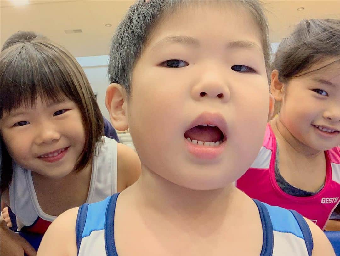 阿部裕幸さんのインスタグラム写真 - (阿部裕幸Instagram)「第5回 松戸近隣レスリング大会 AACCキンダー&キッズレスリング ８名出場 入賞５名 金4 銀1 皆頑張りました😊 また頑張ろう‼️ AACC Kindergarten and Kids Wrestling team, 4 gold 1 silver good work everyone!  #aacc #aacckindergaten #幼稚園クラス #kidswrestling #キッズレスリング #aaccキッズ #aaccキッズレスリング #aacckids #元気が一番 #元気があればなんでもできる #いつもニコニコ元気よく #第5回松戸近隣レスリング大会」9月23日 15時26分 - abeani111