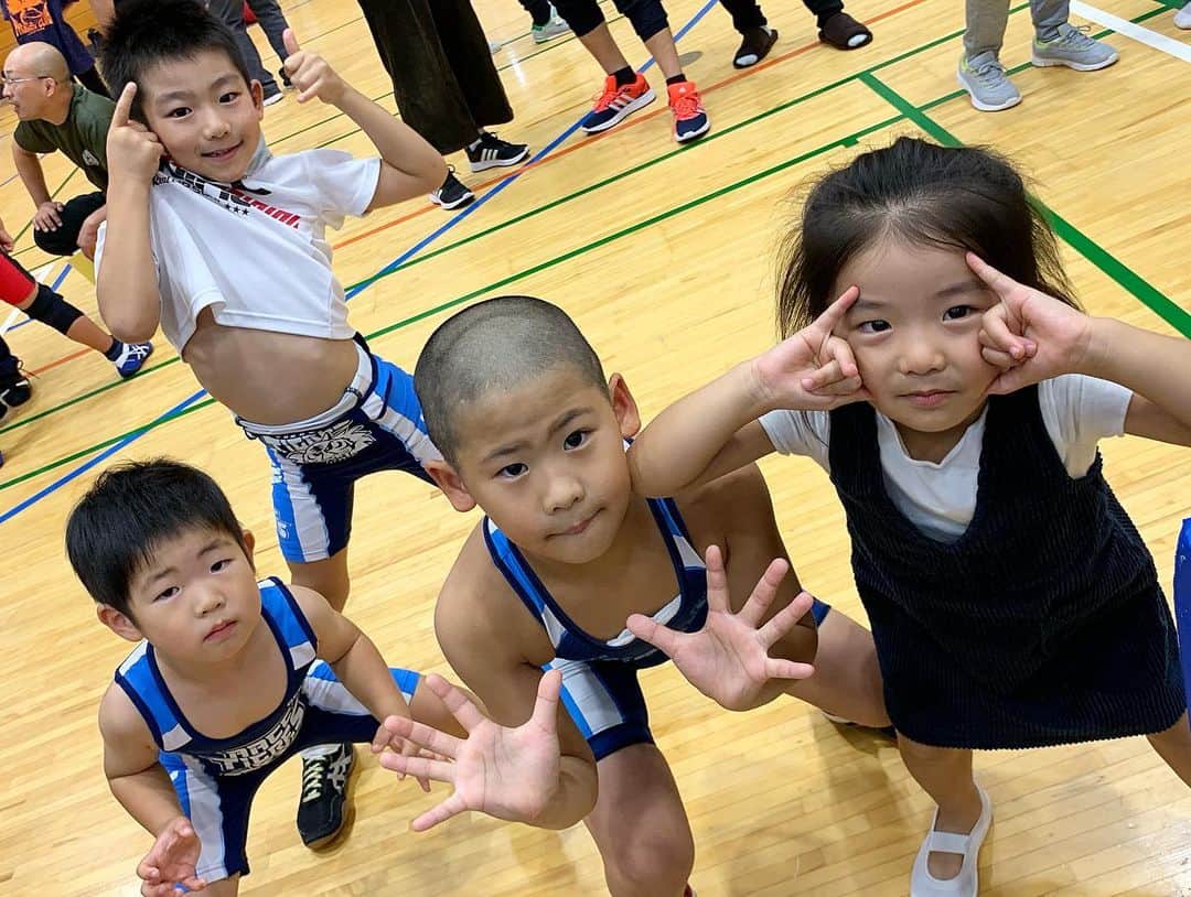 阿部裕幸さんのインスタグラム写真 - (阿部裕幸Instagram)「第5回 松戸近隣レスリング大会 AACCキンダー&キッズレスリング ８名出場 入賞５名 金4 銀1 皆頑張りました😊 また頑張ろう‼️ AACC Kindergarten and Kids Wrestling team, 4 gold 1 silver good work everyone!  #aacc #aacckindergaten #幼稚園クラス #kidswrestling #キッズレスリング #aaccキッズ #aaccキッズレスリング #aacckids #元気が一番 #元気があればなんでもできる #いつもニコニコ元気よく #第5回松戸近隣レスリング大会」9月23日 15時26分 - abeani111