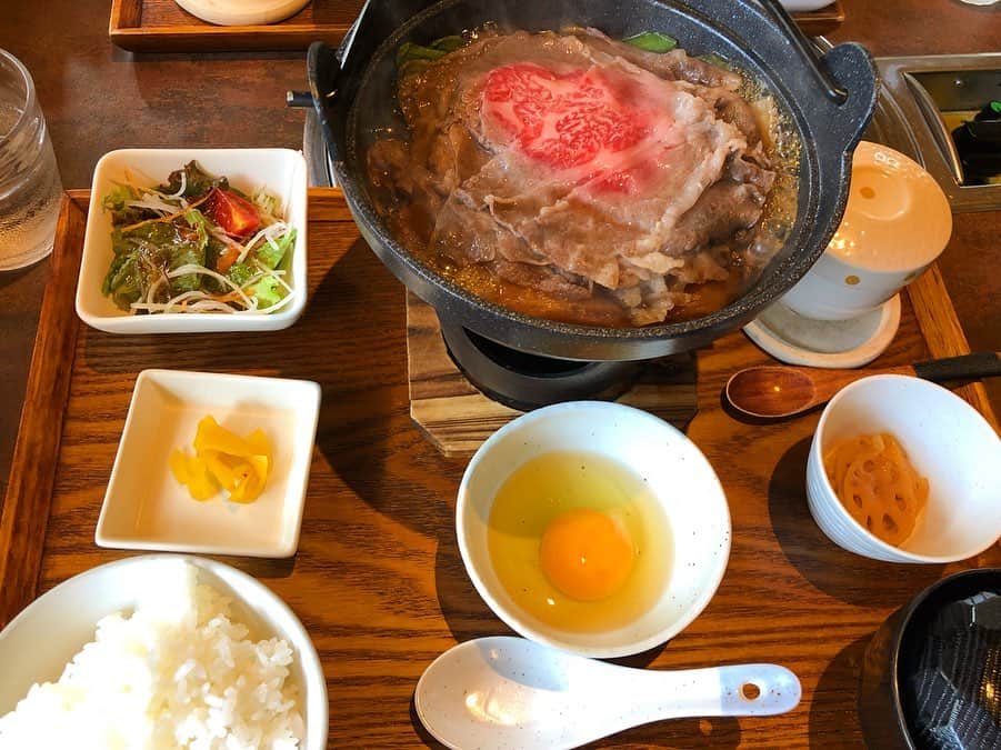 中尾みほさんのインスタグラム写真 - (中尾みほInstagram)「・ 近江牛 処 ますざき でランチ🐮 ・ 私は すき焼きにしました💗 ・ 他にも食べたいランチ いっぱいあったから 滋賀へ行ったら また行きたいお店です！ ・ 美味しいからオススメ❤️ ・ #滋賀#近江#近江牛#ますざき#🐮 #ランチ#焼肉#すき焼き#オススメ#食べログ」9月23日 15時43分 - mihochan18