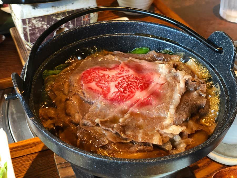 中尾みほさんのインスタグラム写真 - (中尾みほInstagram)「・ 近江牛 処 ますざき でランチ🐮 ・ 私は すき焼きにしました💗 ・ 他にも食べたいランチ いっぱいあったから 滋賀へ行ったら また行きたいお店です！ ・ 美味しいからオススメ❤️ ・ #滋賀#近江#近江牛#ますざき#🐮 #ランチ#焼肉#すき焼き#オススメ#食べログ」9月23日 15時43分 - mihochan18