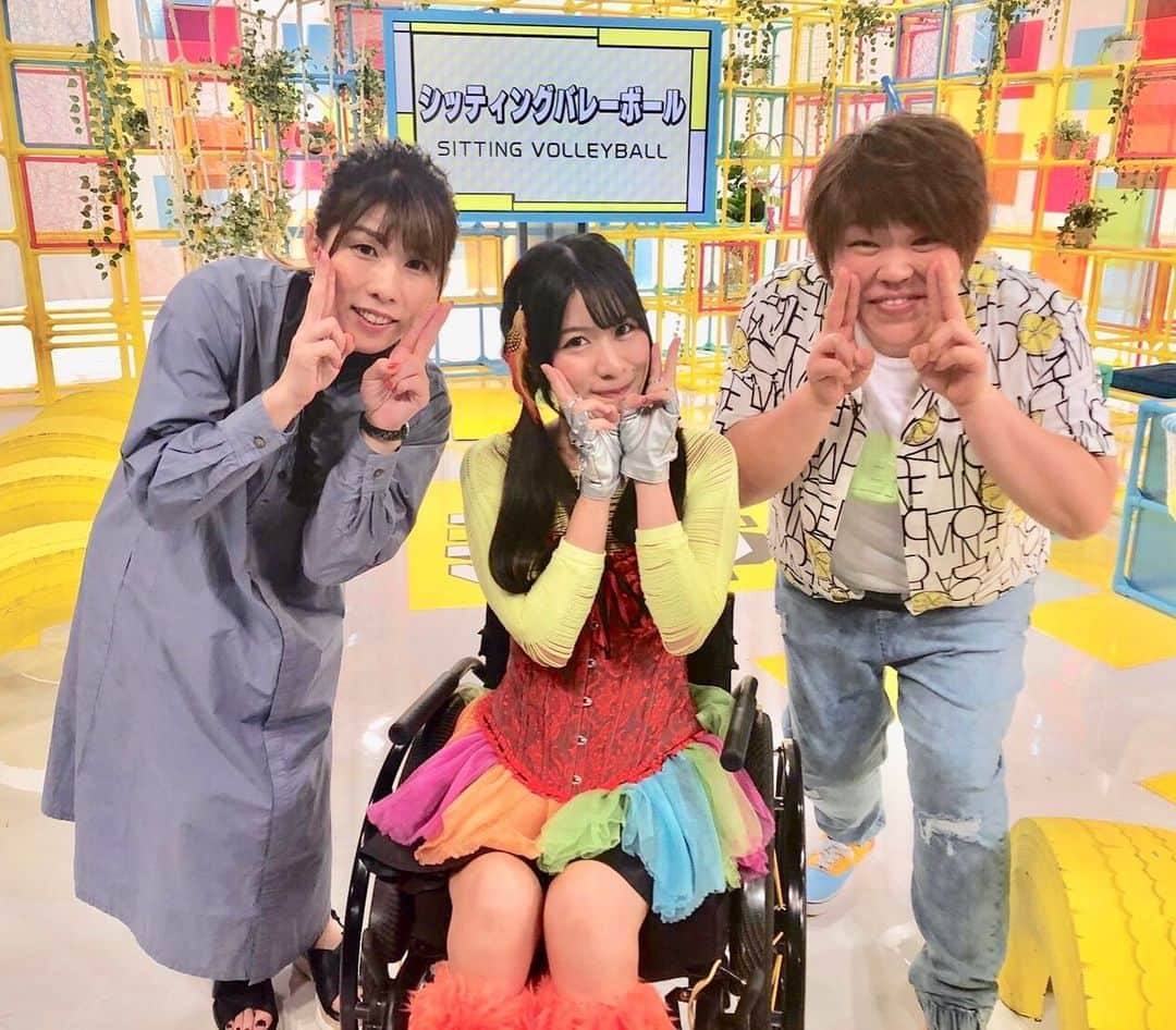 杉本美香さんのインスタグラム写真 - (杉本美香Instagram)「・ ハートネットTV📺 9月23日（月） NHK Eテレ 20:00〜🕗 「パラマニア・シッティングバレーボール」 ・ パラの魅力盛りだくさん🤩 風間さんみたいにパラマニア目指して学びます🧐 ・ そして、今回もアスリートチームの吉田沙保里さんと一緒⭐️ 楽しすぎるんです💛 ・ 猪狩ともかさんとも初めましてでお会いできて嬉しかった🤩 ・ #パラマニア #Eテレ #今日の夜八時 #吉田沙保里 さん #猪狩ともか さん #みんなでパラマニアになろう #笑顔 #smile😊」9月23日 15時56分 - mika__sugimoto