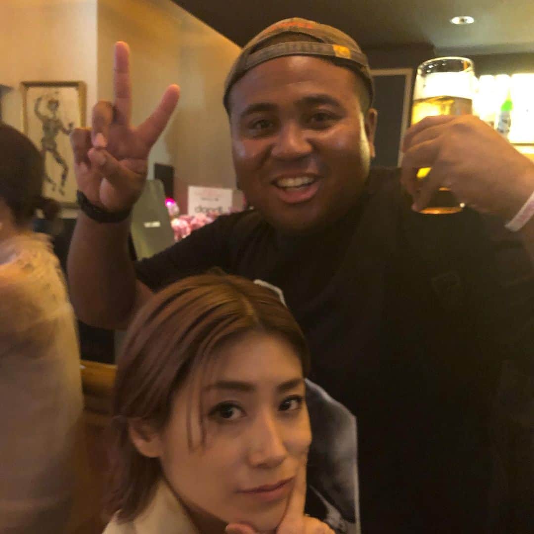 アントニーのインスタグラム：「まるちゃんハッピーバースデー  #imalu ちゃん #実は同い年の芸歴同じ #年々素晴らしい女性になっていってる #誕生日会に行ってわかりました #彼女は沢山の人に愛されてます #30歳おめでとう」