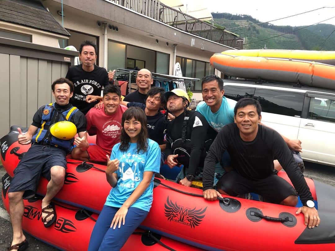 福島和可菜さんのインスタグラム写真 - (福島和可菜Instagram)「台風、大丈夫でしょうか…😭 今日は東京も風が強いです‼️ 改めまして、昨日開催しました、  福島和可菜によるONE TOKYOメンバー応援企画 ✨福島和可菜のみたけdeラン♪ Run♪Rafting＆BBQ✨  私のホームの御岳山を約15km走り、 御岳渓谷にて5kmのラフティング、 そしてみんなでBBQ  最高のイベントを開催する事が出来ました🎉 イベントには、 富士登山競走やスカイランニングで大活躍する長距離ランナーあの、五郎谷俊選手も来てくれ、 さらには、 FMヨコハマでいつもご一緒していて、 先日MGCのMCも務めた柴田聡さん、 山と溪谷社の皆様も取材に来て下さいました🥰 イベントだけではなく、 今回の様子は、 ☀️9月28日(土)☀️ 16:40～ FMヨコハマ ジョグステーション ☀️10月29日(火)☀️ 発売 山と溪谷社 TRAIL RUN 秋冬号  でもご紹介いただきます✋ 走って、川で遊びながらクールダウン、そして美味しいお肉をいただく🎵 なにしろ、トレーニングはもちろん、楽しくて美味しい事が大好きなので、私のいつもの（笑）大好きなアクティブプランを、皆様と共に共有する事が出来ました😆 大人になっても、何事にも全力じゃー🔥（笑）  参加者の皆様、たくさんのsmileをありがとうございました🌸  これからも、私の大好きな事、魅力を、たくさん広めていきたいと思います👍  また、楽しい企画考え中ですので、楽しみにお待ち下さいな㊙️ 本当にありがとうございました😋  #みたけ #東京都 #青梅市 #御岳山 #御岳登山鉄道 #御岳渓谷 #ONETOKYO #東京マラソン #財団 #AYARD #感謝 #ありがとう #trailrunning #rafting #BBQ #イベント #ありがとうございました #love #running #rafting #BBQ #🏃 #🗻 #☀️ #😊 #❤️」9月23日 16時28分 - fukushimawakana