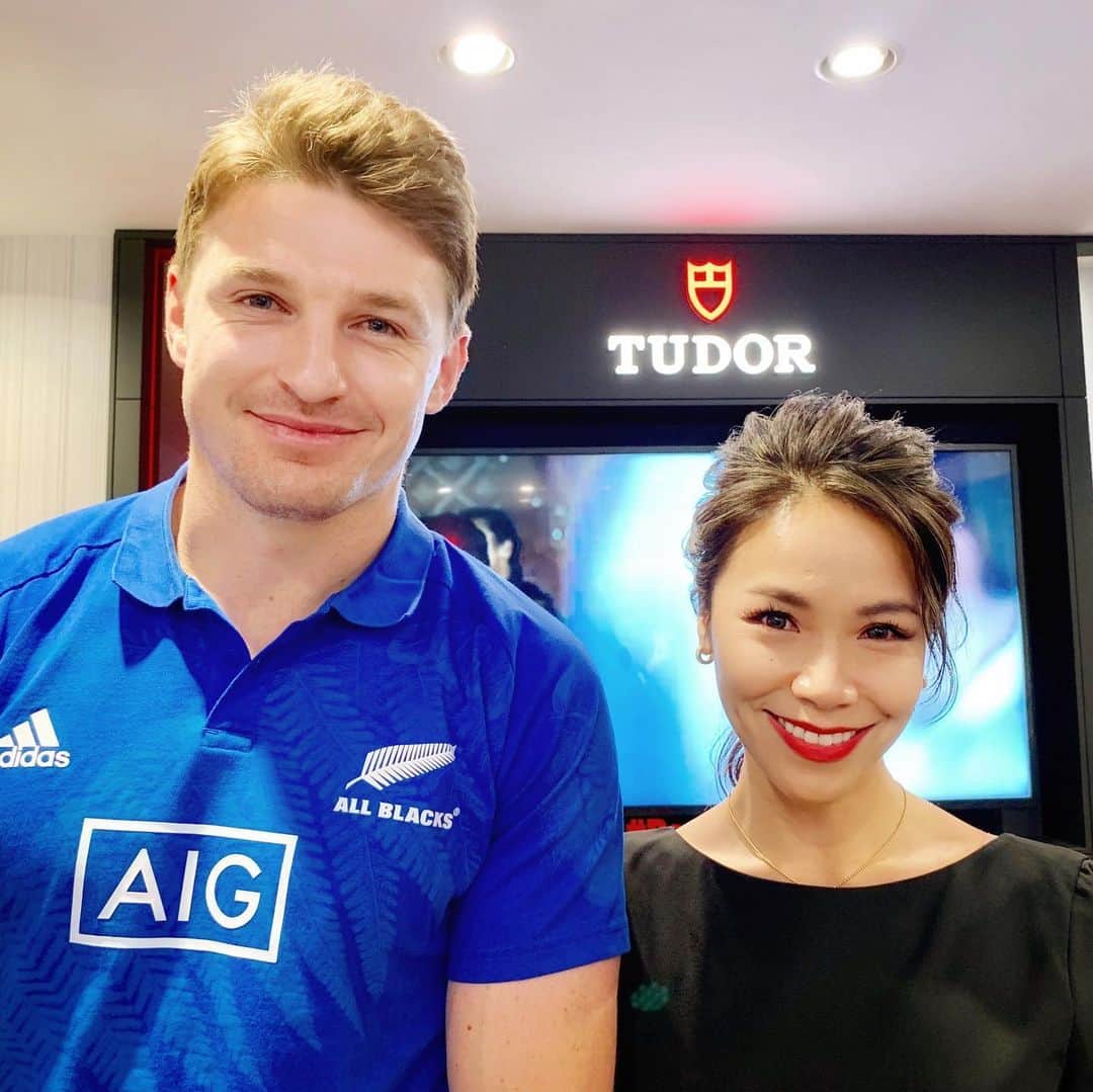 坂倉アコさんのインスタグラム写真 - (坂倉アコInstagram)「Rugby World Cup 2019🏉🏉🏉﻿ ﻿ Beauden Barrett from New Zealand ﻿ “ALL BLACKS”﻿ ﻿ ニュージーランド、﻿ “オールブラックス”の15番、FB、﻿ ボーデン・バレット選手🏉﻿ ﻿ オールブラックスの南アフリカとの初戦でも、大活躍してました✨﻿ 大迫力のハカも凄かったけど、﻿ 全身全霊で試合に臨む姿は本当にかっこいいですね。スピーディーな展開に目が離せなかった😆 面白かった〜！﻿ ニュージーランド3連覇になるか💫﻿ 9/28の日本🇯🇵とアイルランドも楽しみ﻿ ﻿ #beaudenbarrett #rugby #rugbyworldcup #rugbyworldcup2019 #japan #tudor #exciting #sports #newzealand #superstar #ラグビーワールドカップ2019 #ラグビー #ラグビーワールドカップ #オールブラックス #ボーデンバレット #ラグビー好きな人と繋がりたい #ニュージーランド #🇳🇿 #ワールドカップラグビー2019 #🏉」9月23日 16時41分 - akosakakura
