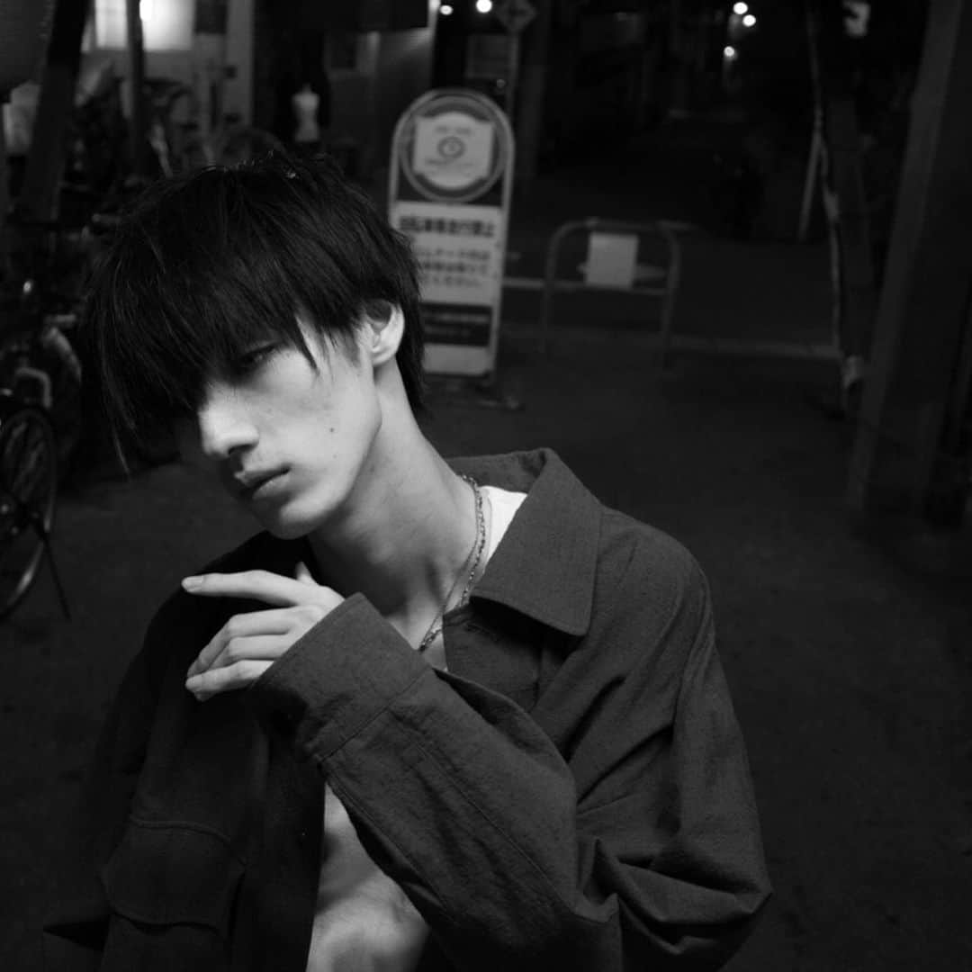 清水尋也さんのインスタグラム写真 - (清水尋也Instagram)「. . How do u like it ?? . Photo / @seiya_uehara  Styling / @naked_tokyo」9月23日 16時58分 - hiroyashimizv