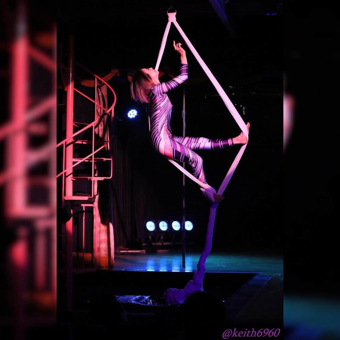 のインスタグラム：「#芦原ミュージック #あわらミュージック #クィーン #エアリアルシルク #ストリップ  #aerialsilks」