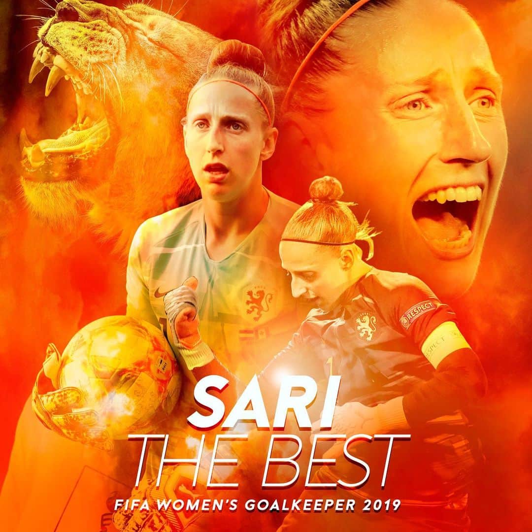 サッカー オランダ代表チームさんのインスタグラム写真 - (サッカー オランダ代表チームInstagram)「Sari = Women’s Best Goalkeeper! 🏆🙌 Wat een fantastische prestatie, gefeliciteerd!  #OranjeLeeuwinnen #TheBest #FIFAFootballAwards #SariTheBest」9月24日 4時17分 - onsoranje