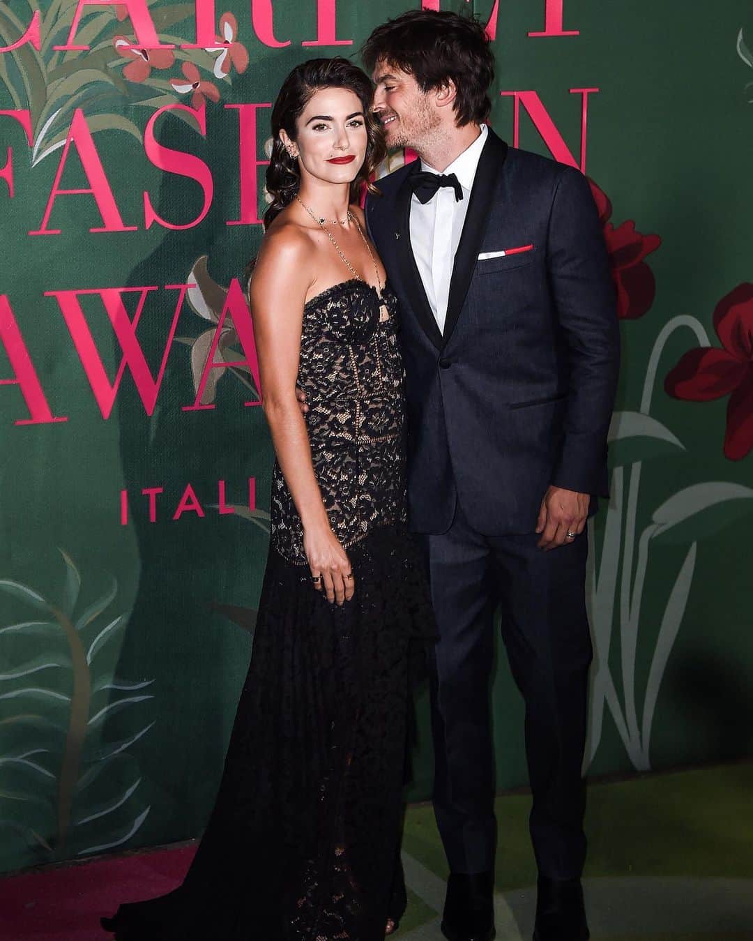 Just Jaredさんのインスタグラム写真 - (Just JaredInstagram)「@iansomerhalder and @nikkireed are a picture perfect couple at the Green Carpet Fashion Awards in Italy. She is wearing an eco-friendly @jonathansimkhai dress! #IanSomerhalder #NikkiReed #JonathanSimkhai #GreenCarpet Photos: Splash」9月24日 3時05分 - justjared