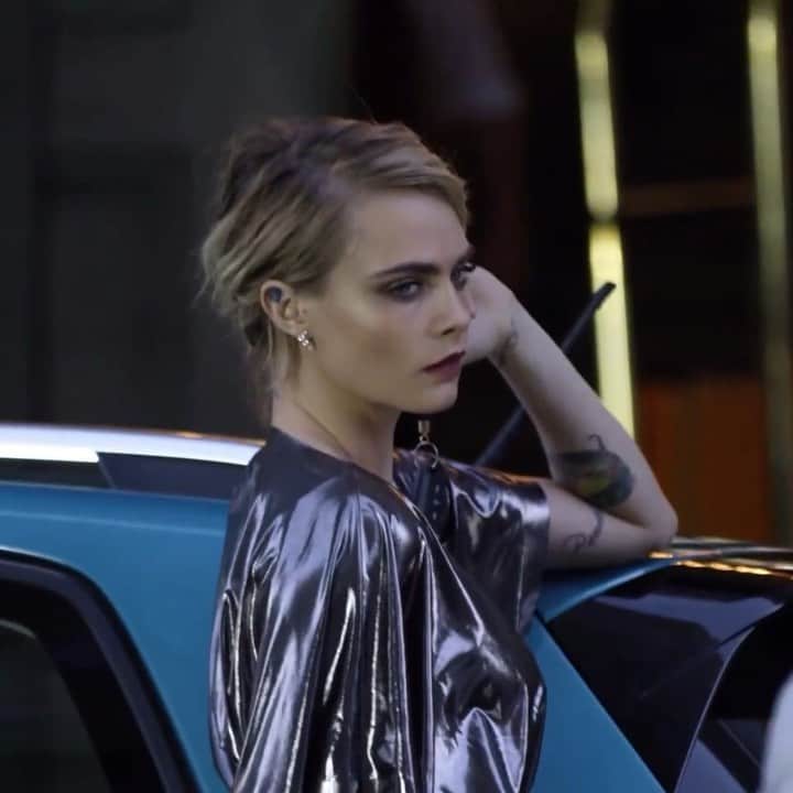 カーラ・デルヴィーニュのインスタグラム：「Want to catch a glimpse behind the scenes? Have fun at the set of the #MoreThan1Thing campaign with the all-new #VWTCross. Thanks to @Volkswagen #Volkswagen」