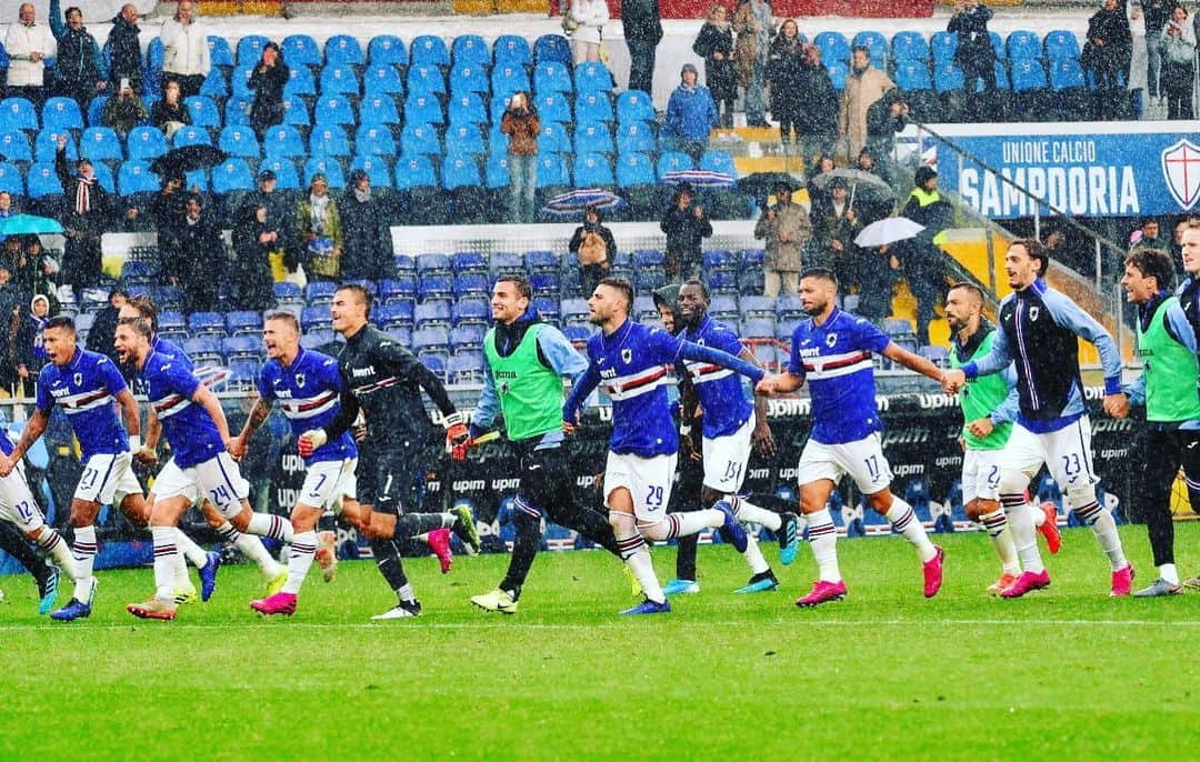 アンジェロ・パロンボのインスタグラム：「Avanti così 👏🏻👏🏻 #sampdoria #forzasamp #marassi #winner #genova #game #ap17 #stadioluigiferraris #team #friends #squadra #braviragazzi #trepunti #avanticosì #workhard #nevergiveup」