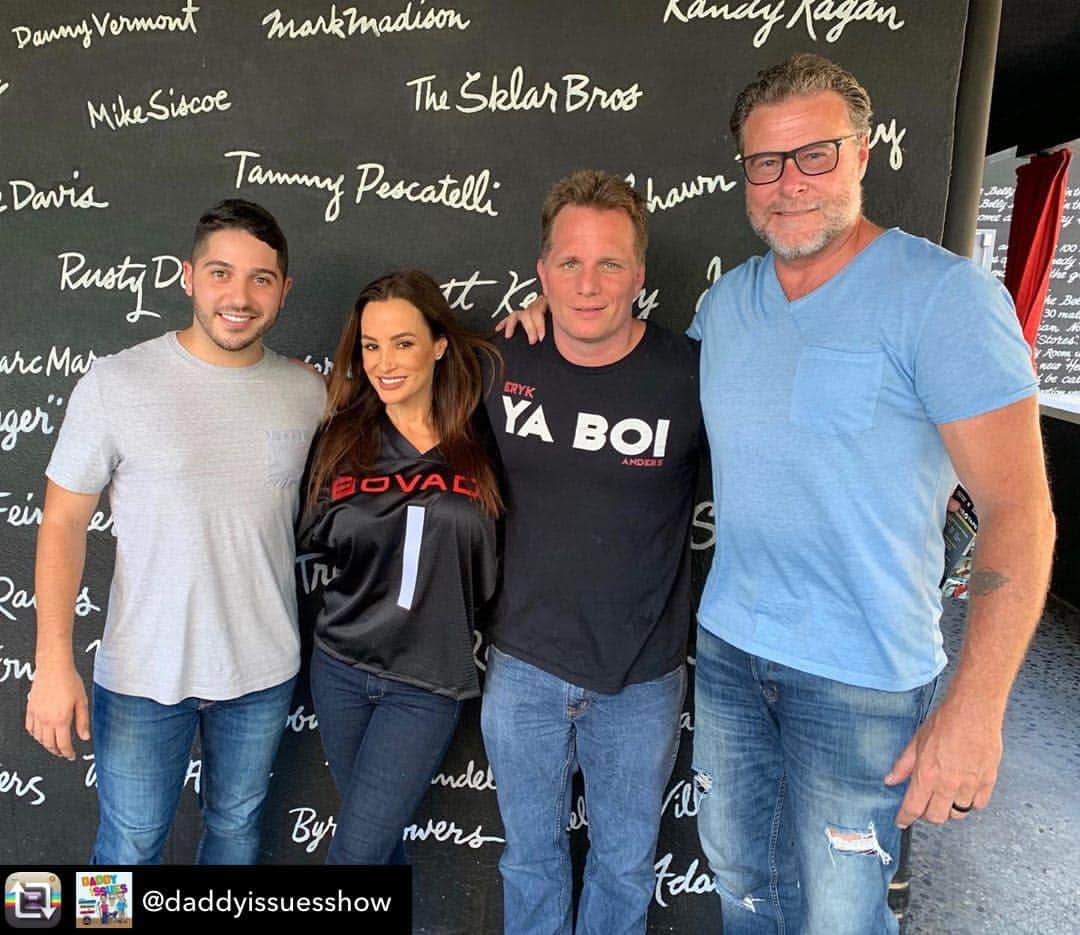 リサ・アンさんのインスタグラム写真 - (リサ・アンInstagram)「Repost from @daddyissuesshow - New episode of @daddyissuesshow with @imdeanmcdermott @adamcomedian and @nickyparisbitch with SiriusXM host and adult superstar @thereallisaann is OUT NOW via @thecomedystore 😍❤️🇮🇹🙌🏻🔥💖🌟 #daddyissuesshow #lisaann #thecomedystore #podcast #comedy」9月24日 3時48分 - thereallisaann