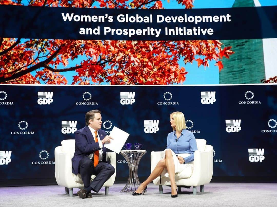 イヴァンカ・トランプさんのインスタグラム写真 - (イヴァンカ・トランプInstagram)「#WGDP’s 3 Pillars are seeking to economically empower women to re-invest in their families & communities, producing a multiplier effect that spurs economic growth + contributes to global peace & stability. Thank you to @concordiasummit for the opportunity and collaboration on this critical mission.」9月24日 4時05分 - ivankatrump