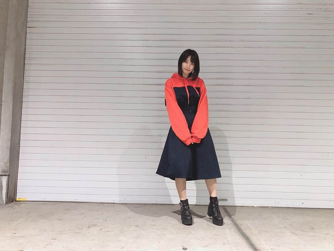 上西怜さんのインスタグラム写真 - (上西怜Instagram)「⠀ ⠀ ⠀ #ootd #私服 #握手会 #🤝💙 #ワンピース #👗 #パーカーワンピ  #パーカー #ブーツ  #andgeebee #🦊 #ボブ ⠀ ⠀ ⠀」9月23日 19時20分 - jonishi_rei