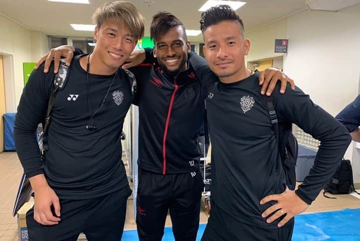 松田力さんのインスタグラム写真 - (松田力Instagram)「応援ありがとうございました。  #avispa  #松田力  #アビスパ福岡  #jリーグ  #jleague  #レオミネイロ  #山ノ井拓己  #T」9月23日 19時42分 - riki_matsuda_official