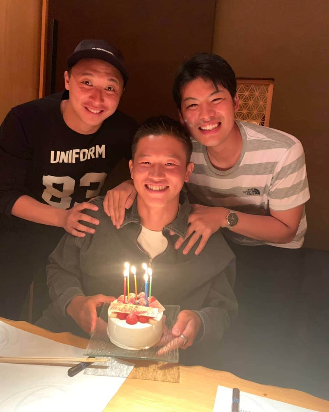 奈良竜樹のインスタグラム：「北海道での誕生日。 26歳になりました。お祝いありがとうございます。」