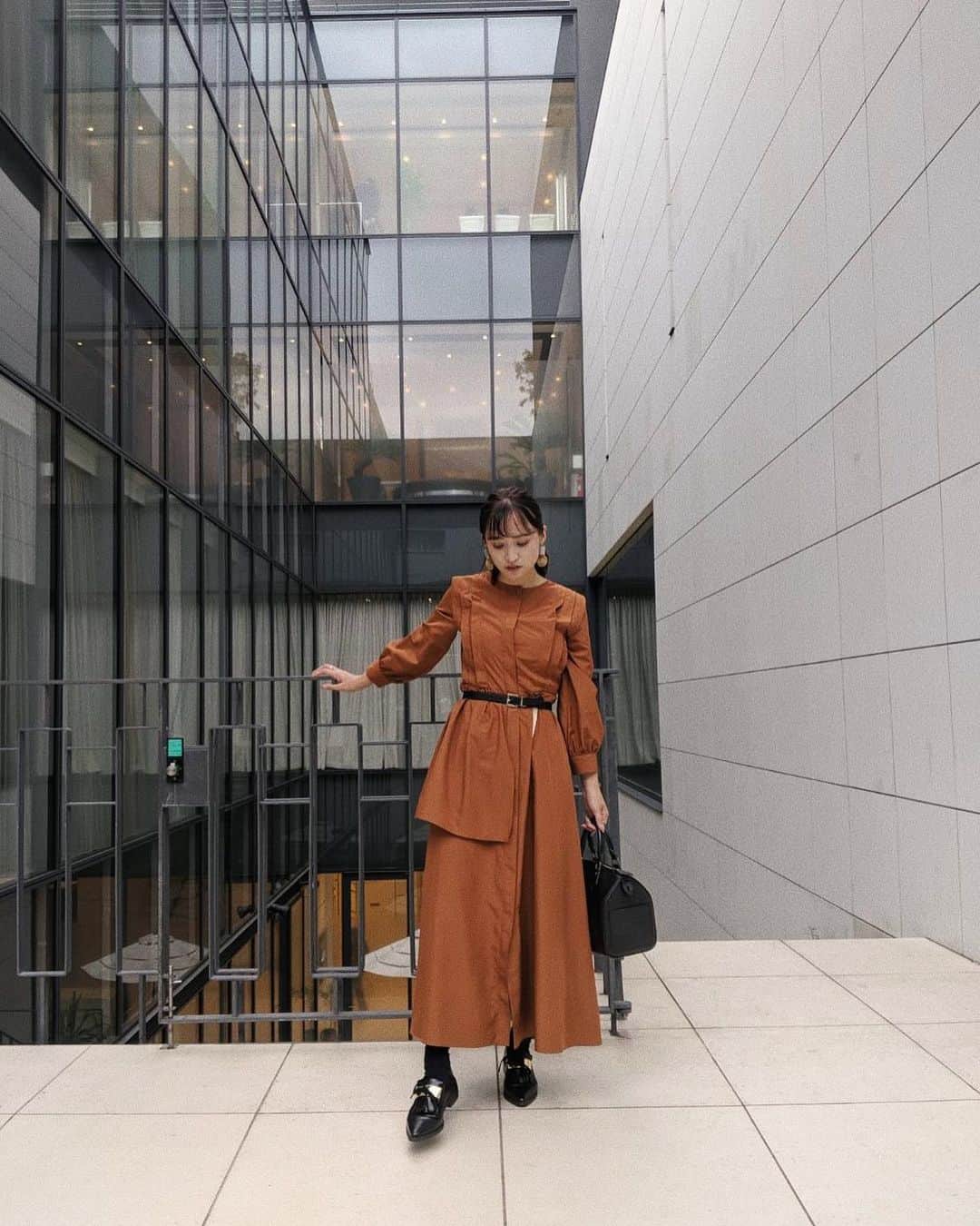 ARISA（和田有沙）さんのインスタグラム写真 - (ARISA（和田有沙）Instagram)「ㅤㅤㅤㅤㅤㅤㅤㅤㅤㅤㅤㅤㅤ "𝐵𝑅𝐸𝐼𝑍𝐻 𝐶𝐴𝐹𝐸" ㅤㅤㅤㅤㅤㅤㅤㅤㅤㅤㅤㅤㅤ お休みの日は表参道へ☺︎ 久しぶりのガレット😏 入った瞬間フランスの方が 迎えてくれて一瞬でワクワクした🥺💕 ㅤㅤㅤㅤㅤㅤㅤㅤㅤㅤㅤㅤㅤㅤㅤㅤㅤㅤㅤㅤㅤㅤㅤㅤㅤㅤ 周りには仕事女子が多くて ランチしててもカフェしてても だいたい仕事の話🤣💕ㅤㅤㅤㅤㅤㅤㅤㅤㅤㅤㅤㅤㅤㅤㅤㅤㅤㅤㅤㅤㅤㅤㅤㅤㅤㅤ  最近はON.OFFしっかりしよう！ って自分の中で決めていたんだけど 頭の中は仕事でいっぱいのようです💁‍♀️✨ㅤㅤㅤㅤㅤㅤㅤㅤㅤㅤㅤㅤㅤ ㅤㅤㅤㅤㅤㅤㅤㅤㅤㅤㅤㅤㅤ 上手くいかないことも 沢山あるけど、この仕事が楽しくて仕方がないようです💁‍♀️💕ㅤㅤㅤㅤㅤㅤㅤㅤㅤㅤㅤㅤㅤㅤㅤㅤㅤㅤㅤㅤㅤㅤㅤㅤㅤㅤ  こんなにも自分が働くとは 思っていなくて23歳で結婚して 専業主婦を描いていたのに 気付いたらこの年齢🤣🤣ㅤㅤㅤㅤㅤㅤㅤㅤㅤㅤㅤㅤㅤ 幼馴染とあった時にこの話をしたらㅤㅤㅤㅤㅤㅤㅤㅤㅤㅤㅤㅤㅤ "バリバリ働くと思ってたよ" ㅤㅤㅤㅤㅤㅤㅤㅤㅤㅤㅤㅤㅤ ってさらっと言われたのが 地味にショックでした🤤ㅤㅤㅤㅤㅤㅤㅤㅤㅤㅤㅤㅤㅤ これからもバリバリ働こうと 思います💁‍♀ㅤㅤㅤㅤㅤㅤㅤㅤㅤㅤㅤㅤㅤ ㅤㅤㅤㅤㅤㅤㅤㅤㅤㅤㅤㅤㅤ ㅤㅤㅤㅤㅤㅤㅤㅤㅤㅤㅤㅤㅤ ️ㅤㅤㅤㅤㅤㅤㅤㅤㅤㅤㅤㅤㅤ ワンピースは10月発売☺︎ㅤㅤㅤㅤㅤㅤㅤㅤㅤㅤㅤㅤㅤ 羽織としても、綺麗めにも、カジュアルにも 変わらず欲張りなお洋服作りを致しました☺︎ㅤㅤㅤㅤㅤㅤㅤㅤㅤㅤㅤㅤㅤㅤㅤㅤㅤㅤㅤㅤㅤㅤㅤㅤㅤㅤ  来年のSSもとっても欲張りな お洋服になっております☺️ㅤㅤㅤㅤㅤㅤㅤㅤㅤㅤㅤㅤㅤ  #laviedeleory#leory#LeoryxEBLÓA #ラヴィドゥレオリー#レオリー#レオリーエブロア#表参道#ガレット#Pixelで撮影#baropue_pixel #teampixelㅤㅤㅤㅤㅤㅤㅤㅤㅤㅤㅤㅤㅤ#arisa_fashion」9月23日 20時05分 - wadaarisa