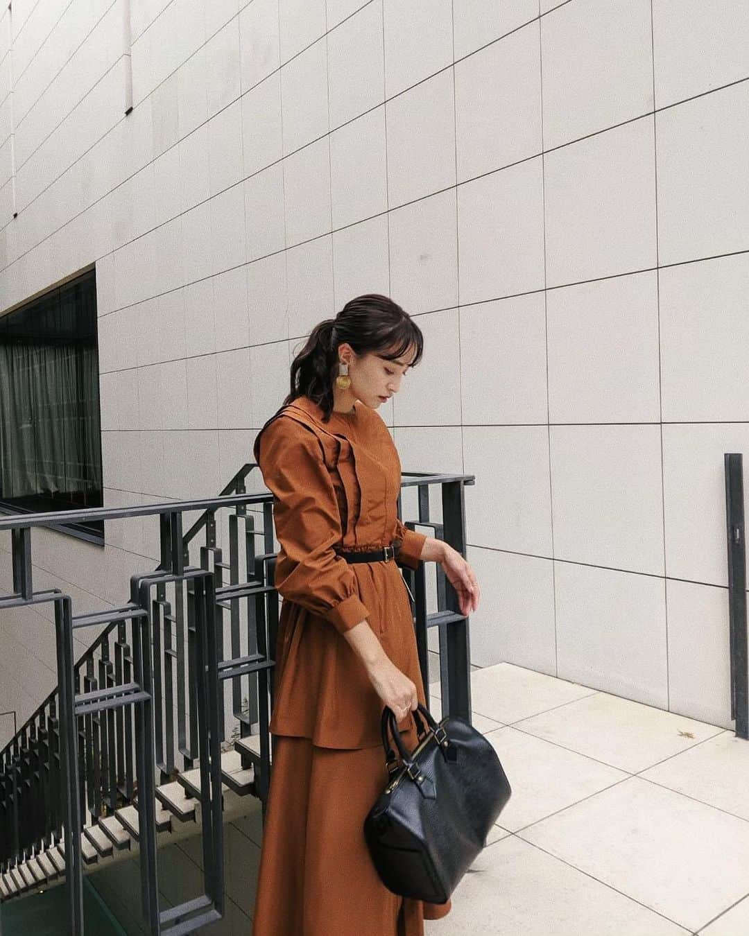 ARISA（和田有沙）さんのインスタグラム写真 - (ARISA（和田有沙）Instagram)「ㅤㅤㅤㅤㅤㅤㅤㅤㅤㅤㅤㅤㅤ "𝐵𝑅𝐸𝐼𝑍𝐻 𝐶𝐴𝐹𝐸" ㅤㅤㅤㅤㅤㅤㅤㅤㅤㅤㅤㅤㅤ お休みの日は表参道へ☺︎ 久しぶりのガレット😏 入った瞬間フランスの方が 迎えてくれて一瞬でワクワクした🥺💕 ㅤㅤㅤㅤㅤㅤㅤㅤㅤㅤㅤㅤㅤㅤㅤㅤㅤㅤㅤㅤㅤㅤㅤㅤㅤㅤ 周りには仕事女子が多くて ランチしててもカフェしてても だいたい仕事の話🤣💕ㅤㅤㅤㅤㅤㅤㅤㅤㅤㅤㅤㅤㅤㅤㅤㅤㅤㅤㅤㅤㅤㅤㅤㅤㅤㅤ  最近はON.OFFしっかりしよう！ って自分の中で決めていたんだけど 頭の中は仕事でいっぱいのようです💁‍♀️✨ㅤㅤㅤㅤㅤㅤㅤㅤㅤㅤㅤㅤㅤ ㅤㅤㅤㅤㅤㅤㅤㅤㅤㅤㅤㅤㅤ 上手くいかないことも 沢山あるけど、この仕事が楽しくて仕方がないようです💁‍♀️💕ㅤㅤㅤㅤㅤㅤㅤㅤㅤㅤㅤㅤㅤㅤㅤㅤㅤㅤㅤㅤㅤㅤㅤㅤㅤㅤ  こんなにも自分が働くとは 思っていなくて23歳で結婚して 専業主婦を描いていたのに 気付いたらこの年齢🤣🤣ㅤㅤㅤㅤㅤㅤㅤㅤㅤㅤㅤㅤㅤ 幼馴染とあった時にこの話をしたらㅤㅤㅤㅤㅤㅤㅤㅤㅤㅤㅤㅤㅤ "バリバリ働くと思ってたよ" ㅤㅤㅤㅤㅤㅤㅤㅤㅤㅤㅤㅤㅤ ってさらっと言われたのが 地味にショックでした🤤ㅤㅤㅤㅤㅤㅤㅤㅤㅤㅤㅤㅤㅤ これからもバリバリ働こうと 思います💁‍♀ㅤㅤㅤㅤㅤㅤㅤㅤㅤㅤㅤㅤㅤ ㅤㅤㅤㅤㅤㅤㅤㅤㅤㅤㅤㅤㅤ ㅤㅤㅤㅤㅤㅤㅤㅤㅤㅤㅤㅤㅤ ️ㅤㅤㅤㅤㅤㅤㅤㅤㅤㅤㅤㅤㅤ ワンピースは10月発売☺︎ㅤㅤㅤㅤㅤㅤㅤㅤㅤㅤㅤㅤㅤ 羽織としても、綺麗めにも、カジュアルにも 変わらず欲張りなお洋服作りを致しました☺︎ㅤㅤㅤㅤㅤㅤㅤㅤㅤㅤㅤㅤㅤㅤㅤㅤㅤㅤㅤㅤㅤㅤㅤㅤㅤㅤ  来年のSSもとっても欲張りな お洋服になっております☺️ㅤㅤㅤㅤㅤㅤㅤㅤㅤㅤㅤㅤㅤ  #laviedeleory#leory#LeoryxEBLÓA #ラヴィドゥレオリー#レオリー#レオリーエブロア#表参道#ガレット#Pixelで撮影#baropue_pixel #teampixelㅤㅤㅤㅤㅤㅤㅤㅤㅤㅤㅤㅤㅤ#arisa_fashion」9月23日 20時05分 - wadaarisa
