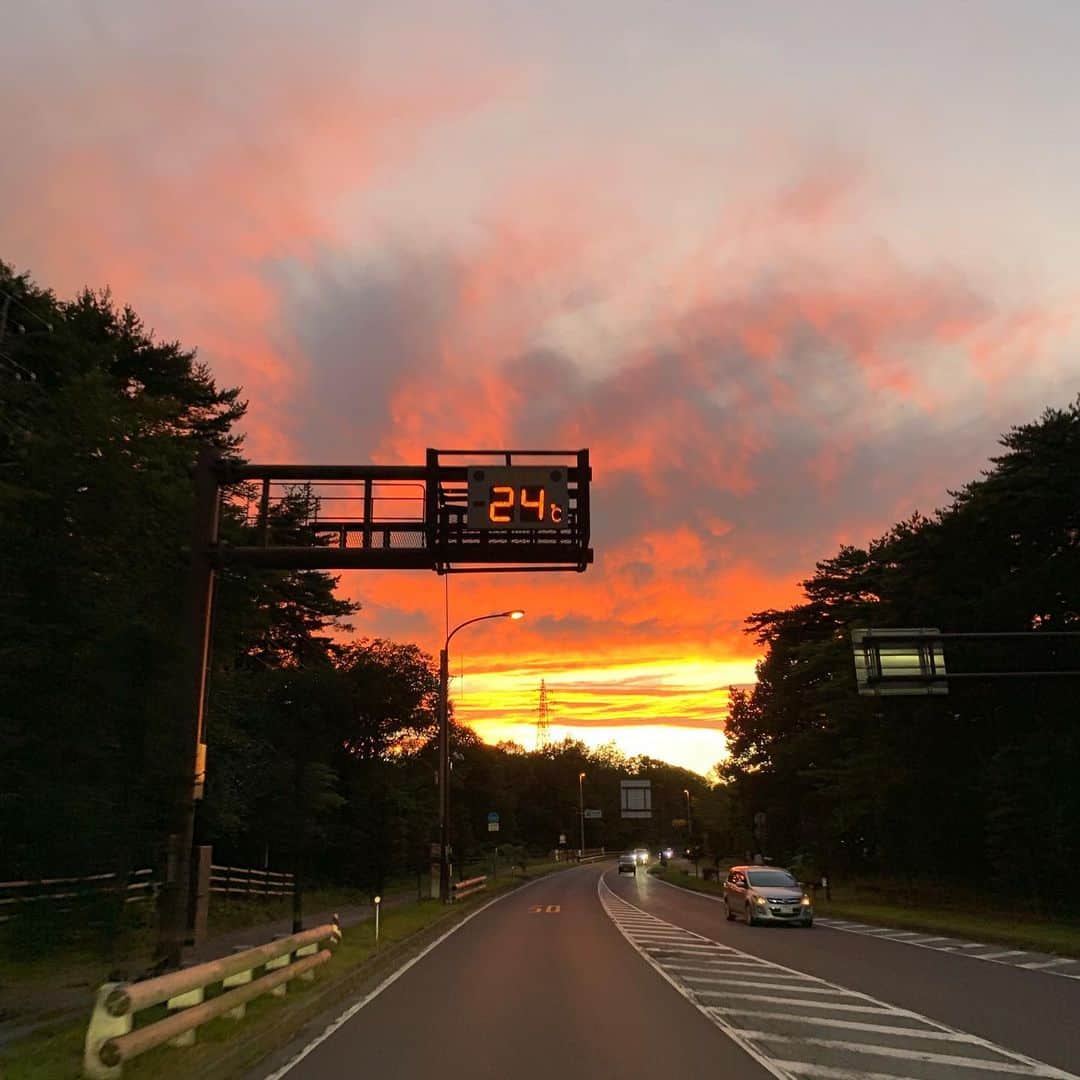 橋本志穂さんのインスタグラム写真 - (橋本志穂Instagram)「今日の夕焼け、 美しかった。」9月23日 19時59分 - shihohashimoto3