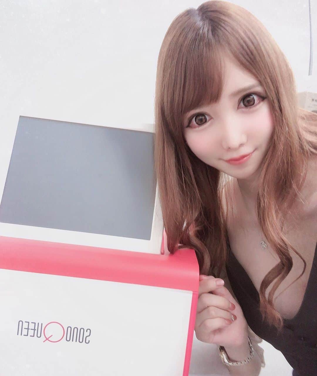 のインスタグラム：「東京中央美容外科池袋院でソノクイーン受けてから2週間たったよ💎 引き上がってきた✨1ヶ月後も楽しみ🌼 ・ ・ @drinouemariko  @tcbikebukuro #リフトアップならTCB東京中央美容外科  #女医 #東京中央美容外科池袋院 #ソノクイーン #HIFU #リフト #美容整形ならtcb東京中央美容外科 #東京中央美容外科 #美容外科 #井上真梨子 #まりこ先生 #ハイフ #PR」