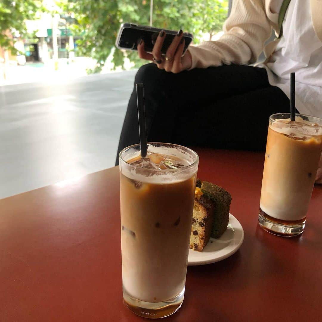 加納奈々美さんのインスタグラム写真 - (加納奈々美Instagram)「居心地も開放感も良いカフェだったな〜。もちろん味も美味しい☕️」9月23日 20時01分 - nanami_kano