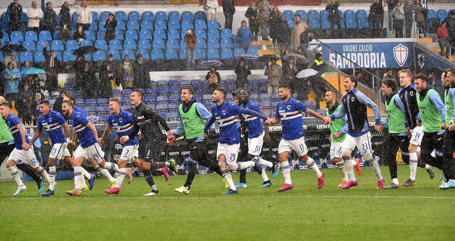 エミリオ・アウデロのインスタグラム：「Insieme! #sampdoriatorino #win #forzasampdoria 🔵⚪️🔴⚫️⚪️🔵」