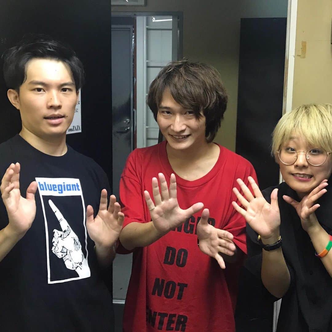 木佐凌一朗さんのインスタグラム写真 - (木佐凌一朗Instagram)「単独ライブ「君と残った文化祭前日」 ありがとうございました！ 新ネタ6本色んなのやりました！ トーク含め60分ほぼ舞台上いました！ Webアンケートお待ちしております！ 詳しいことはnoteに書きます！ BURNOUT SYNDROMES石川さんも来てくれた！ あんま打ち上げカウンターでやらんやろ！ またお願い！ #いなかのくるま  #君と残った文化祭前日 #burnoutsyndromes」9月23日 20時29分 - inakanokisa