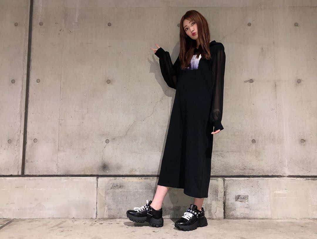 吉田朱里さんのインスタグラム写真 - (吉田朱里Instagram)「#EATME 🖤🖤🖤 #miumiu 🖤🖤🖤 . #ootd #fashion」9月23日 20時31分 - _yoshida_akari