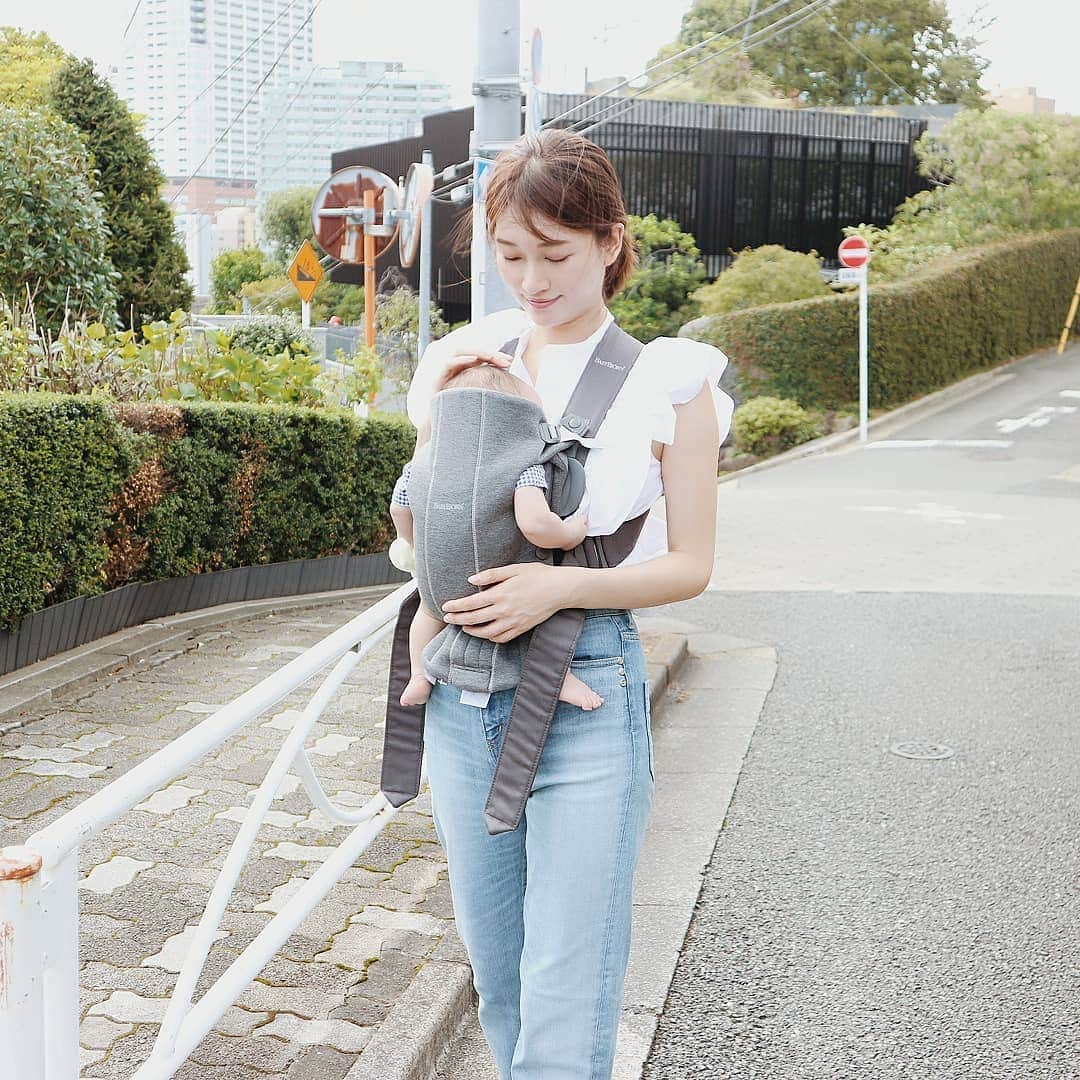 佐川愛果さんのインスタグラム写真 - (佐川愛果Instagram)「すっかり秋だね🍁と思いきや、今日はめちゃ暑いし風強い🍃 息子くんも遂に5,000gを超えました👶まだ50は着れそうだけど、秋物は60を買わないとだねぇ～👕男の子にオススメの可愛いベビー服あれば教えてほしいです～💕 ↑できればリーズナブルなやつ(笑)  #生後66日 #生後２ヶ月 #2m4d #男の子ママ #新米ママ #ベビー服 #赤ちゃんのいる生活 #赤ちゃんのいる暮らし #お散歩 #ママコーデ」9月23日 20時44分 - aika728sagawa