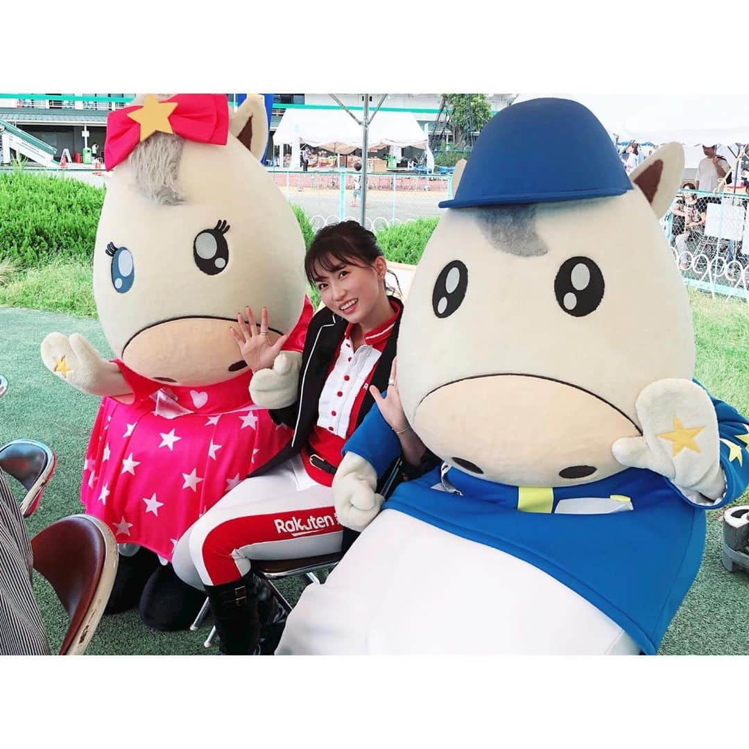 津田麻莉奈さんのインスタグラム写真 - (津田麻莉奈Instagram)「そのだけいばフェスタ2019🏇 とっても盛り上がってました！！ そのたん＆ひめたんともたくさん遊んでもらった☺️💕 ⁑ 今日はイベント出演ではなく、 とある対談のお仕事で園田に来てたのですが…✨ こちらもとても盛り上がりました！ 詳しくは来月お知らせします。お楽しみに…🙌💕 ⁑ ⁑ #そのたん #ひめたん #そのだけいばフェスタ #そのだけいばフェスタ2019 #園田 #園田競馬場  #競馬 #地方競馬 #楽天競馬 #まりなる #津田麻莉奈」9月23日 20時52分 - tsudamarinal