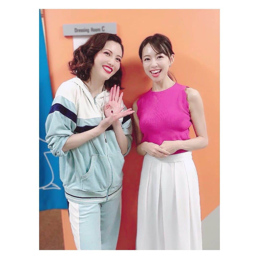 愛加あゆさんのインスタグラム写真 - (愛加あゆInstagram)「「THE CIRCUS!」を観劇しました！ 壮さんが出てこられた瞬間、舞台にパッと新しい空気が流れ、歌あり、ダンスあり、アクションあり！壮さんスタイル抜群でとても格好良かったです(*´ω｀*) 「GEM CLUB」と「王家の紋章」で一緒だった矢田ちゃんとも久しぶりに会いました！矢田ちゃんの歌声、久しぶりに聞きましたが、やはり素敵でした！ #観劇 #thecircus  #新国立劇場中劇場  #2枚目は劇中のポーズをリクエストさせて頂きました #壮一帆 さん #矢田悠祐 くん #愛加あゆ」9月23日 20時53分 - manaka_ayu