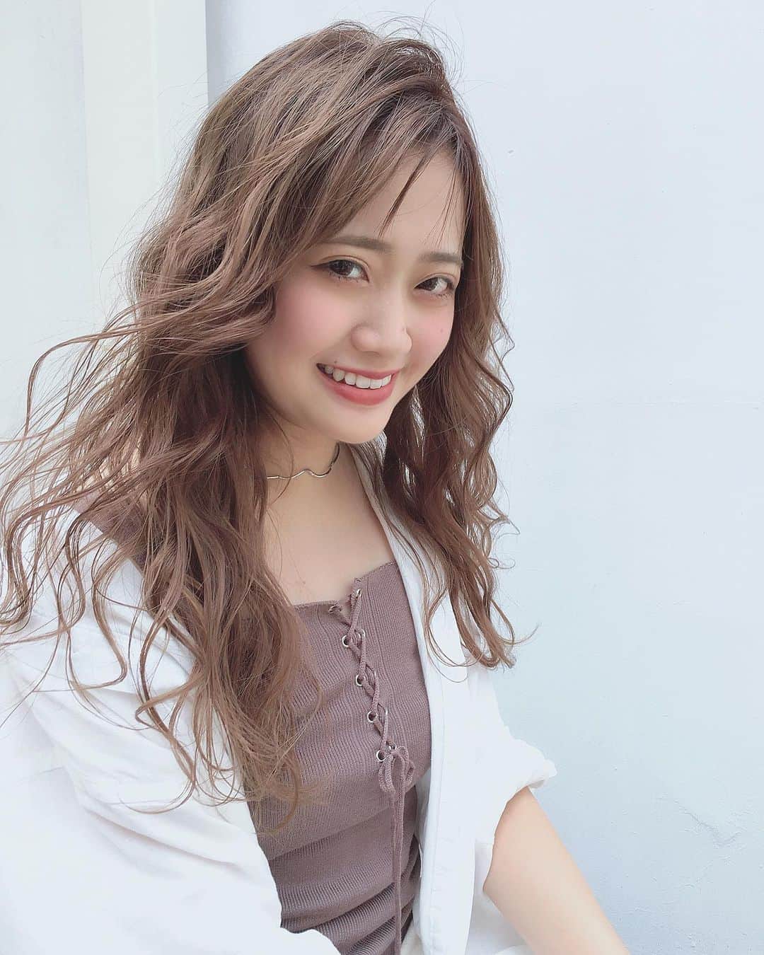 大石亜里紗さんのインスタグラム写真 - (大石亜里紗Instagram)「大人気急上昇中🧸💖！ ミルクティーカラー🍼💗 . 顔色も良く、服はシンプルに ヘアはまろやかな透け感🐄🌿 . . 柔らかいハイトーンカラー お任せください🦔🌿✨ DM・☎︎からのご予約がおススメ🌻 . –––––––––––––––––––––––––––– . . #crea_arisa 大人気のおススメカラー🌿 #ミルクたっぷりカラー🥛 . 色素薄い外国人のような 赤味のないカラーなら お任せください👩🏼💐 . . #ミルクティーベージュ #ミルクティーカラー #ミルクティーアッシュ #ミルクティー色 #ミルクティーグレージュ #ミルキーベージュ  #クリーミーベージュ」9月23日 21時04分 - crea_arisa