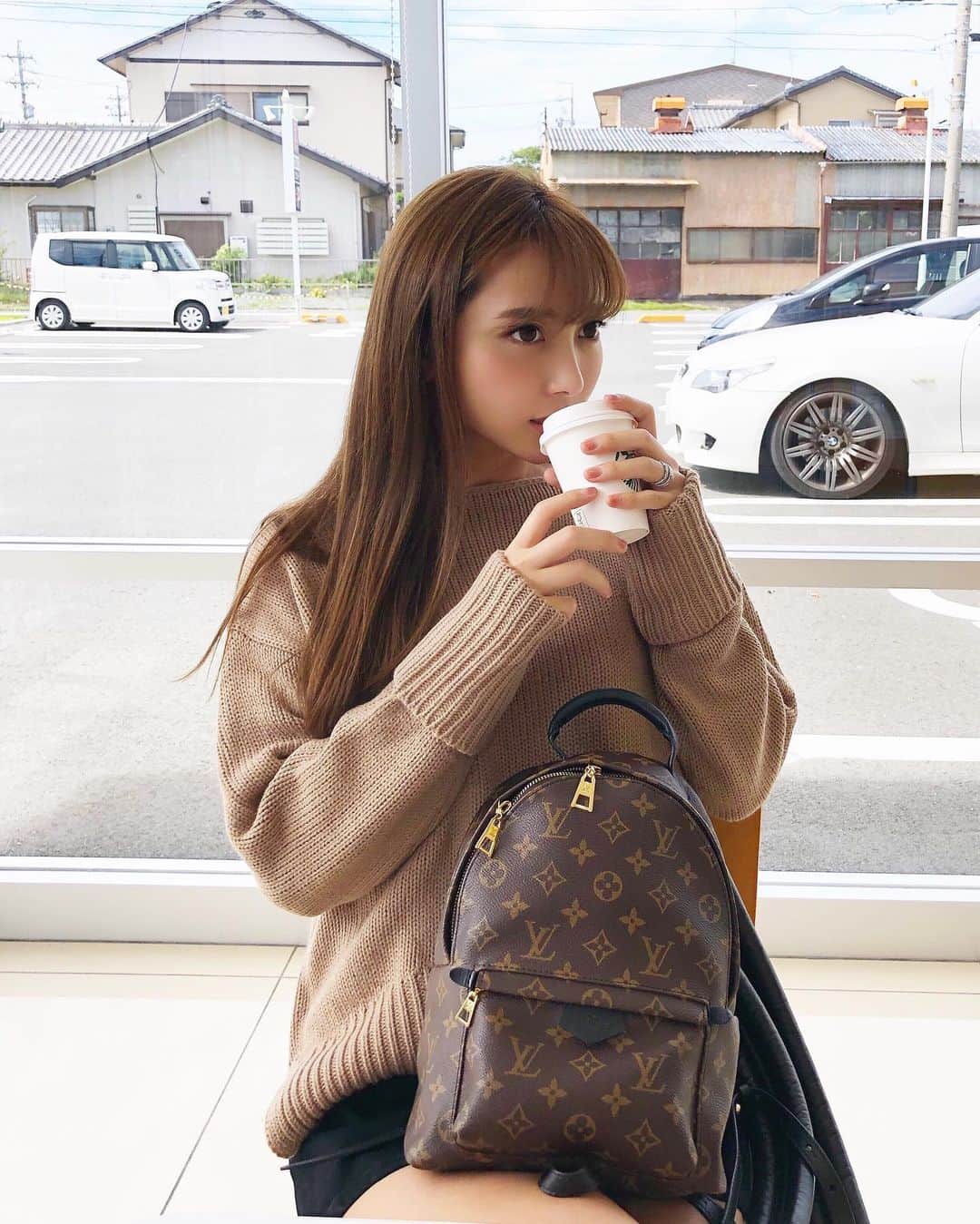 のインスタグラム：「秋服いちばん好き☕️🍁」
