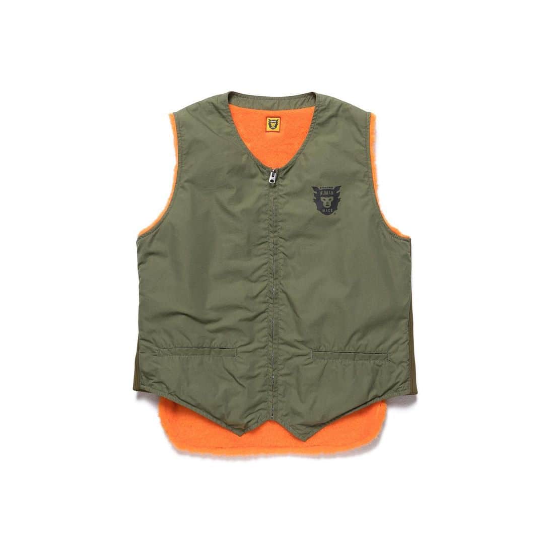 HUMAN MADEさんのインスタグラム写真 - (HUMAN MADEInstagram)「"FLIGHT VEST" now available in store and online. www.humanmade.  発色の美しいオレンジ色のファーをライニングにあしらったミリタリーベストです。機能性に富んだ脇に切り替えられたリブも特徴です。 Military vest with contrast color faux fur lining. Features elasticated ribbing for comfort.」9月23日 21時25分 - humanmade