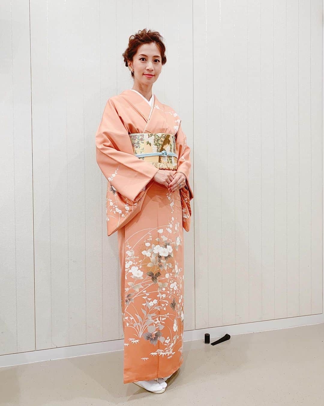 安田美沙子さんのインスタグラム写真 - (安田美沙子Instagram)「今日は、京都コレクションでした😊❤️✨ ミス京都のファイナリストの方達、皆さん綺麗で、京都への熱い想い、エネルギーをこちらが頂きました⭐️ ダンスや、子供の着物ショー、花魁、misonoちゃんライブ、盛りだくさんでした♥️ こうして、京都のイベントに関わらせて頂けて、幸せです✨ リサーチ頂き、うちの大好きな色のお着物😍この色味、とても落ち着きます✨おおきにでした。。。 . . . #instagood #japanese #kyoto #kyotocollection #traditional #kimono #thanks」9月23日 21時43分 - yasuda_misako