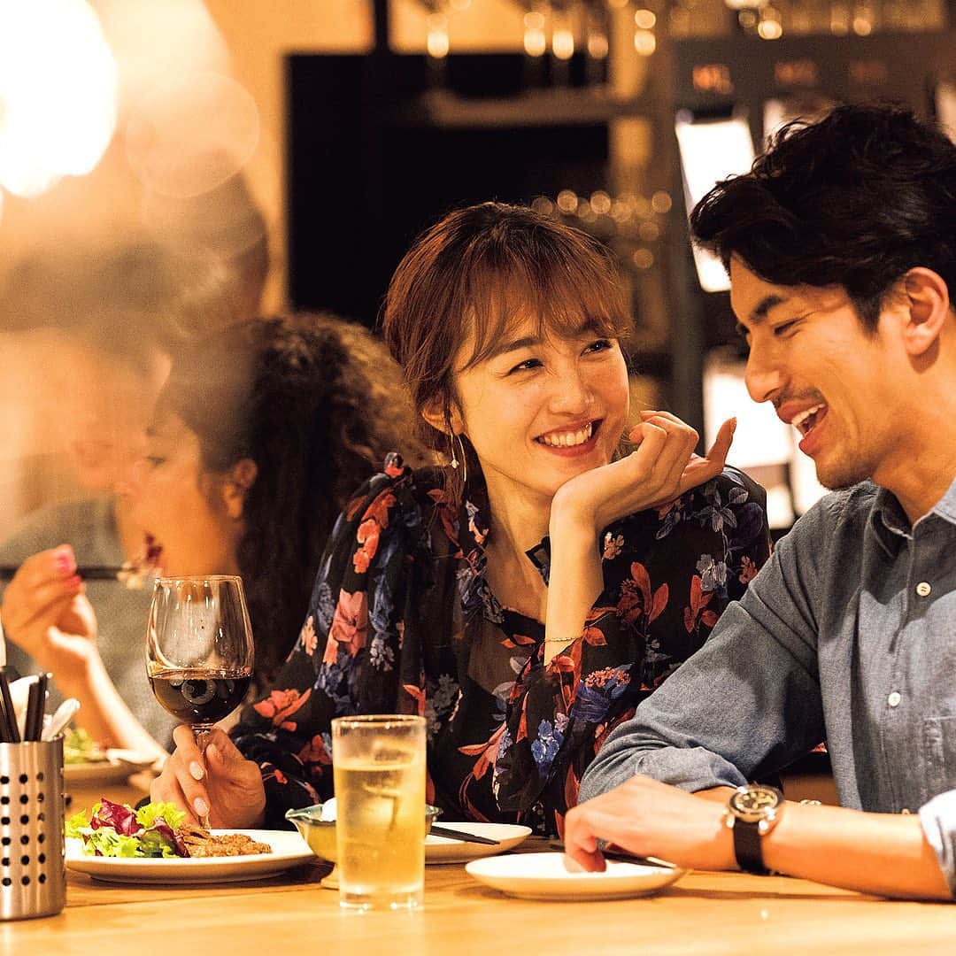 東京カレンダーさんのインスタグラム写真 - (東京カレンダーInstagram)「“サクサクの衣”と“ねっとり舌に絡みつくレバー”…この2つの食感がたまらない！ . 再開発が進む渋谷駅桜ヶ丘エリアのビル1階。周囲とは一線を画すスタイリッシュな雰囲気が外にまで漏れ伝わってくるのが、こちらのお店。渋谷の大衆酒場の名店といわれた『富士屋本店』の流れを汲んだ店だ。 . “サクサクの衣”と“ねっとり舌に絡みつくレバー”という、異なる2つの食感がたまらない「レバカツ」は、少量のエシャロットをのせ、まろやかで旨みたっぷりのゲランドの塩、挽きたての黒胡椒を振っていただくのがオススメ。 . 酒呑みにはたまらないメニューの数々に、テンションが上がること間違いなしだ。 . 店名 ▷富士屋本店 最寄り駅 ▷渋谷 ジャンル ▷バー・カフェ TEL ▷非公開 住所 ▷渋谷区桜丘町 2-3 富士商事ビル B1F シチュエーション ▷友人・デート・おひとり様 .  ー続きは東カレwebまたはアプリにてー ▶︎『　東京カレンダー　富士屋本店　』で検索！ . #東京カレンダー #東カレ #東カレグルメ #東京グルメ #都内グルメ #tokyocalendar #カフェ #スイーツ #カフェ巡り#food #foodie #tokyofood #yummy #instafood#美食 #東京美食#レバー#富士屋本店」9月23日 21時36分 - tokyocalendar