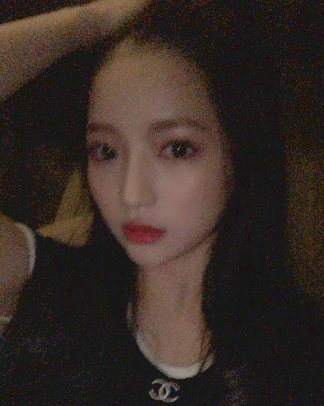 南りほのインスタグラム：「🖤」