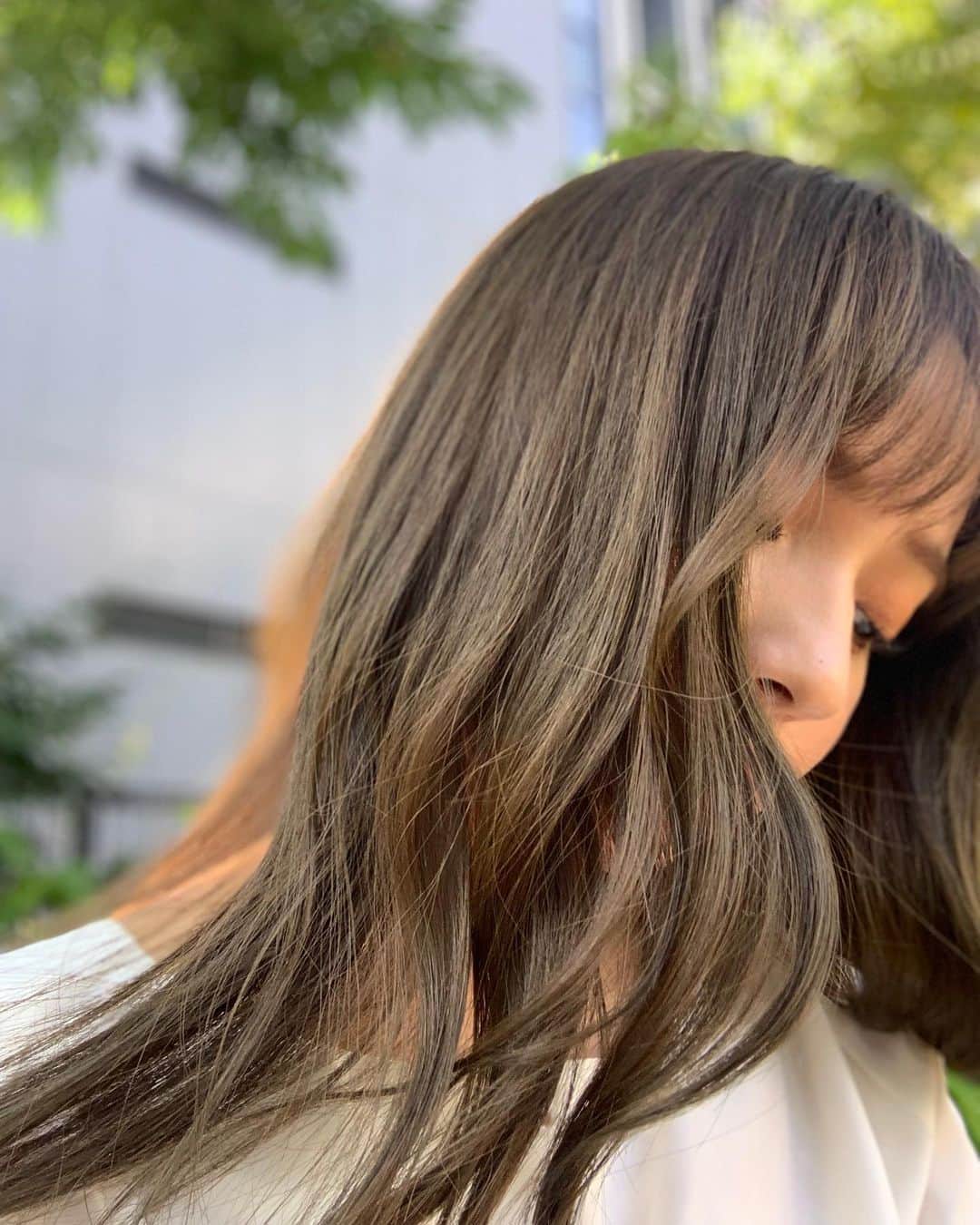 平尾優美花（ゆみちぃ）さんのインスタグラム写真 - (平尾優美花（ゆみちぃ）Instagram)「💈 ちょっと更新遅くなったけど、 今回もLONESSでかわいく染めてもらいました🥰 ハイパートキオでサラサラに💇🏼‍♀️ 誰に会ってもカラー褒められる💜💜 片山さんいつもありがとうございます^_^ #loness #hair #haircolor」9月23日 21時40分 - hirao_yumika