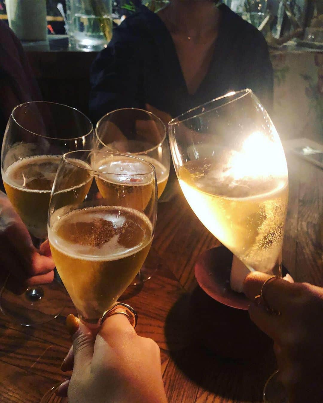 湯浅喬子さんのインスタグラム写真 - (湯浅喬子Instagram)「congratulations kyoko. . ブランドを立ち上げてから たくさんの方にお祝いして頂いてて 凄く嬉しい気持ちで一杯です😗💕 . 可愛いお姉様方にお祝いしてもらいました🥂 #congratulations#eatrip」9月23日 21時51分 - kyorco