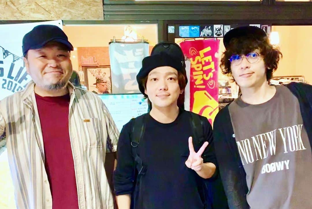 金廣真悟さんのインスタグラム写真 - (金廣真悟Instagram)「今日は久しぶりに竹内サティフォ君と熊谷にて弾き語り。 気分でキーボードとかエフェクターとから家に置いてギターとマイクだけでやったんだけど、なんかとても良い一日になりました。 明日も弾き語り。ついでに来月の弾き語り情報も。  9/24(火) @横浜B.B.STREET #金廣真悟 (#グッドモーニングアメリカ ) #笠原健太郎 (#northern19 ) #tommy (#nubo ) #w-shun (#knockoutmonkey ) #sota (#castaway ) op/18:30 st/19:00 adv/¥2000+1D door/¥2500+1D ticket/ ticket@bbstreet.com info/045-681-8202  10/11(金) @生駒RHEB GATE(奈良県) op/19:00 st/19:30 adv/¥3,000 / door/ ¥3,500(drink別) #金廣真悟 (#グッドモーニングアメリカ ) #奥野涼 (#kids ) ticket /ticket.shingokanehiro@gmail.com  10/25(金) @新代田Live bar crossing #金廣真悟 (#グッドモーニングアメリカ ) #鴇崎さとし (T.S.R.T.S) op/19:00  st/19:30 Adv./¥3,000yen  Door/.3,300yen(D代別) ticket /ticket.shingokanehiro@gmail.com  お待ちしてまーす！ 写真は下北の一龍に寄せたラーメン(自作)。 スープは良い感じになってきました。 麺とかチャーシューとかどんな感じだったっけなー」9月23日 21時48分 - shingo_kanehiro