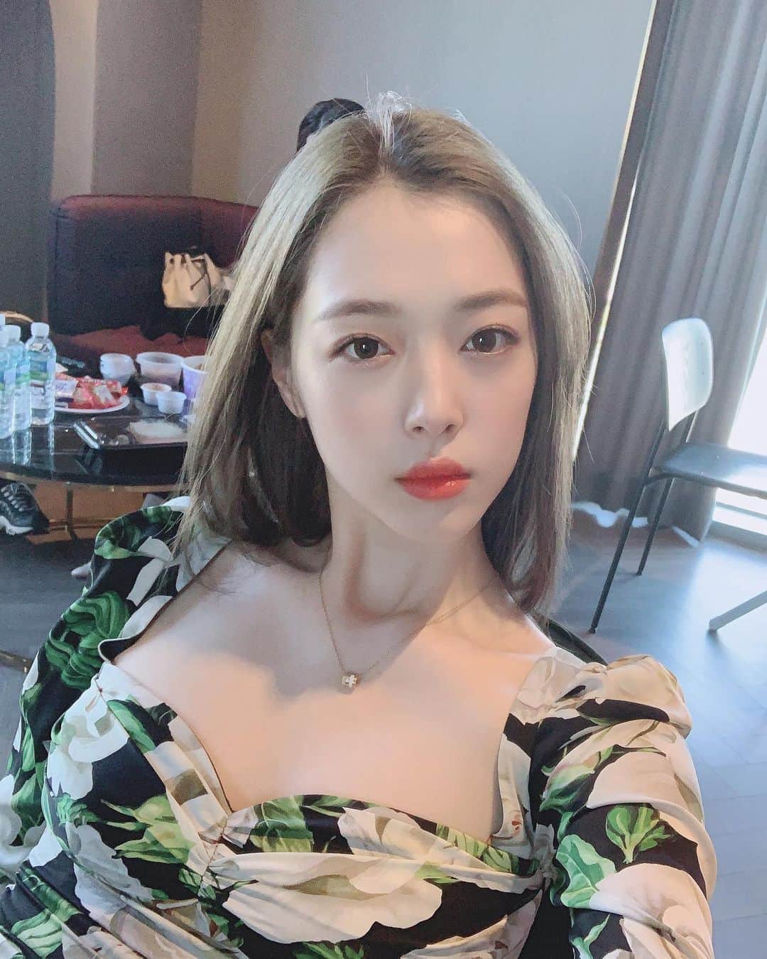 ソルリさんのインスタグラム写真 - (ソルリInstagram)「헐 뭐지」9月23日 21時59分 - jelly_jilli