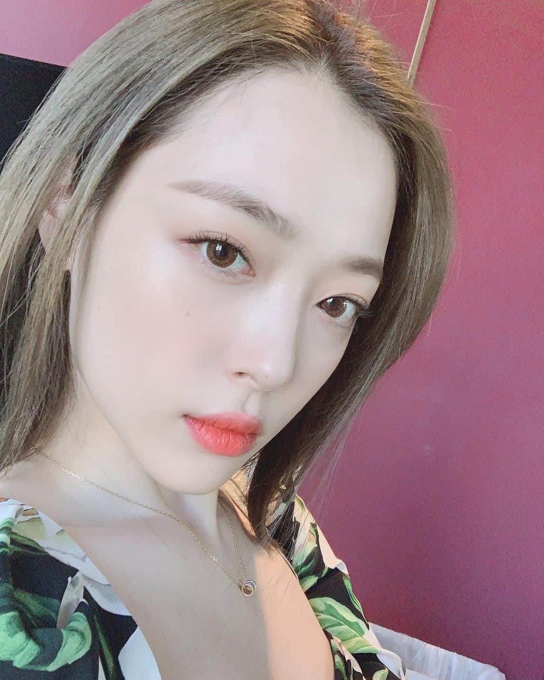 ソルリさんのインスタグラム写真 - (ソルリInstagram)「헐 뭐지」9月23日 21時59分 - jelly_jilli