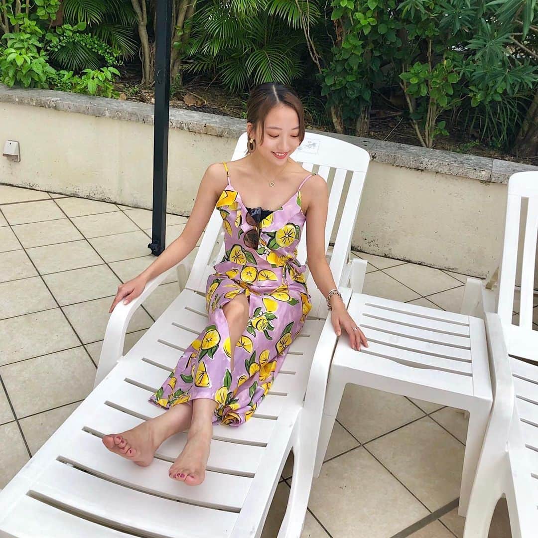 のインスタグラム：「☺︎ ・ 🍋のセットアップ ・ だいぶ前にZARAで買っとって 沖縄でやっと着れた😂💗💜 ・ #沖縄 #沖縄旅行 #zara」