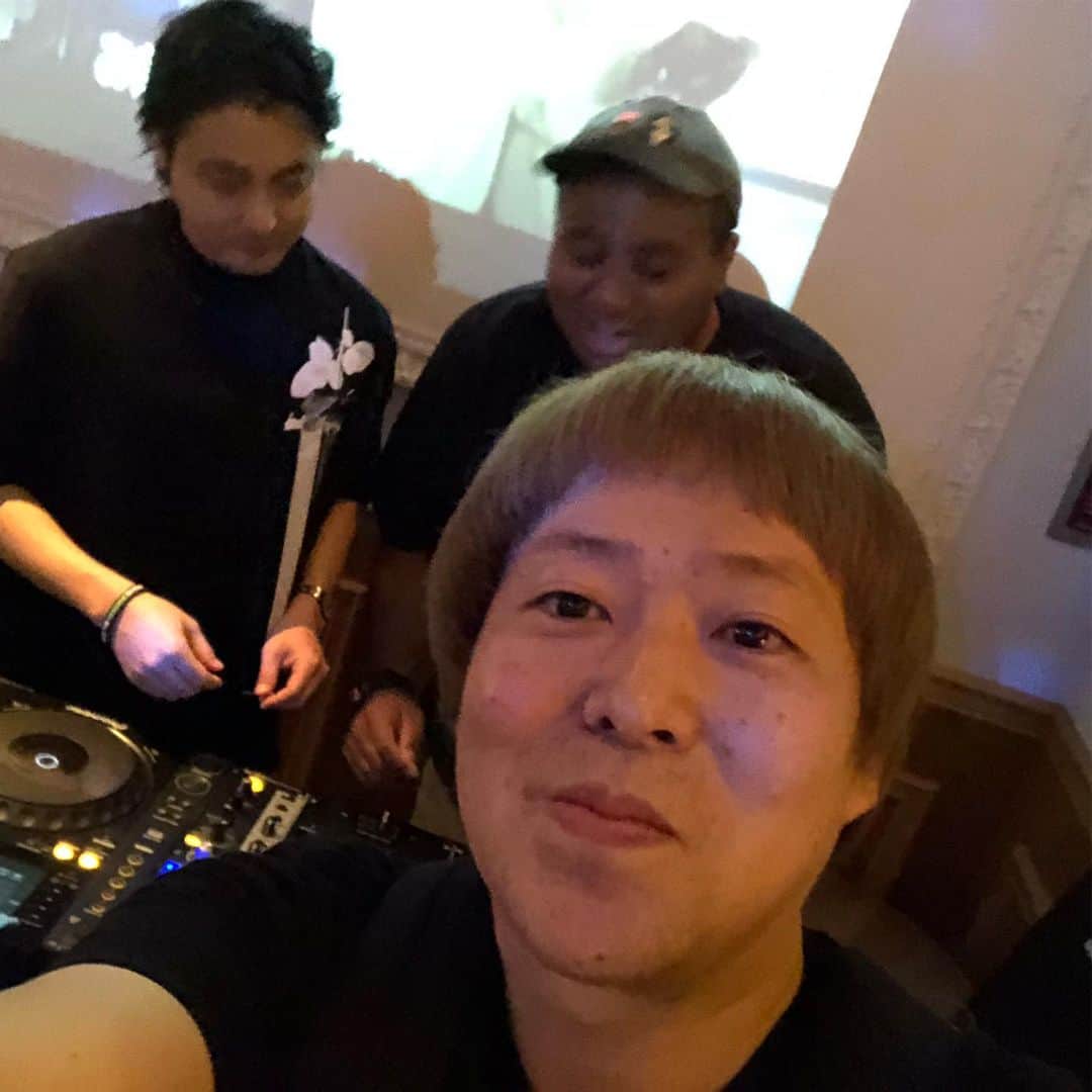 アントニーさんのインスタグラム写真 - (アントニーInstagram)「まるちゃんのバースデーで孝之さんにDJを教わりました  #すいません #見た目は完全に海外の大物DJなんですが全くDJプレイ出来ません #そんなことより #孝之さん #全裸監督最高でした」9月23日 22時05分 - anthonymatenroudayo